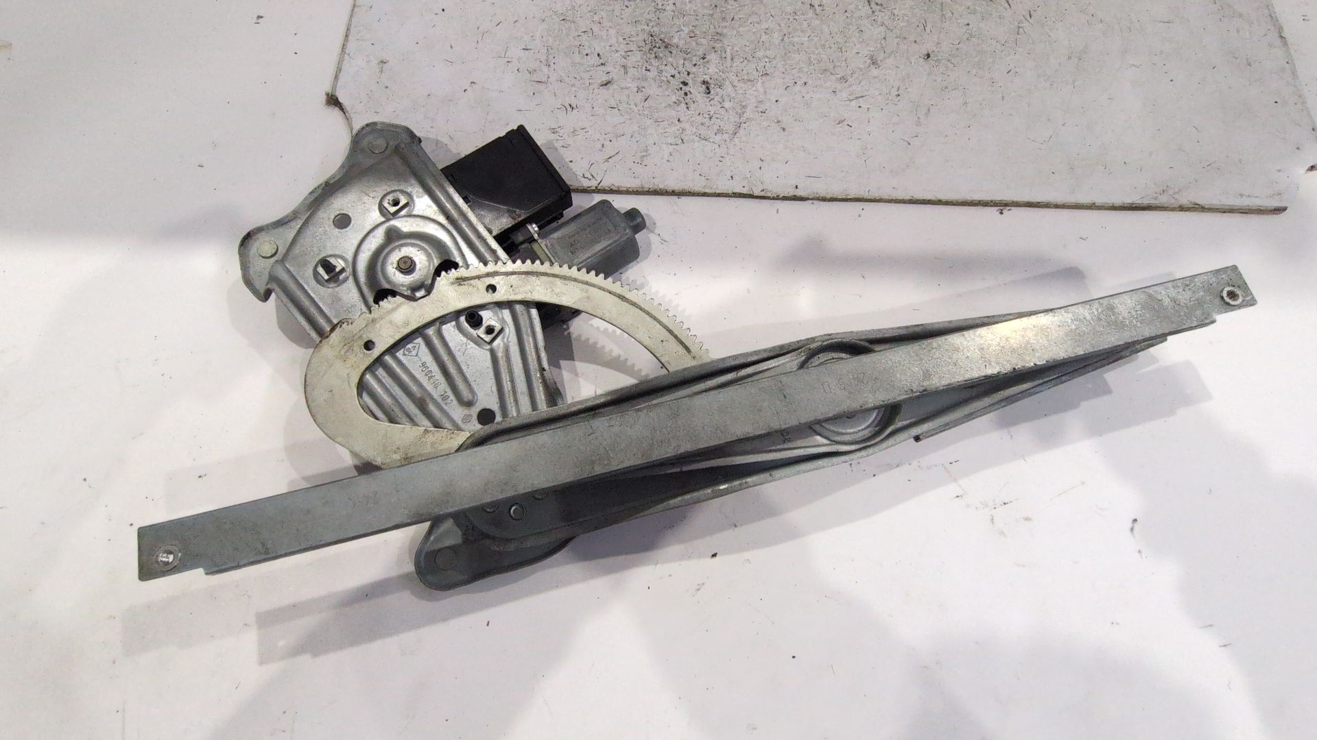 elevalunas_delantero_derecho_807300004r_renault_megane_iii_hatchback_bz0_1_b3_1_5_dci