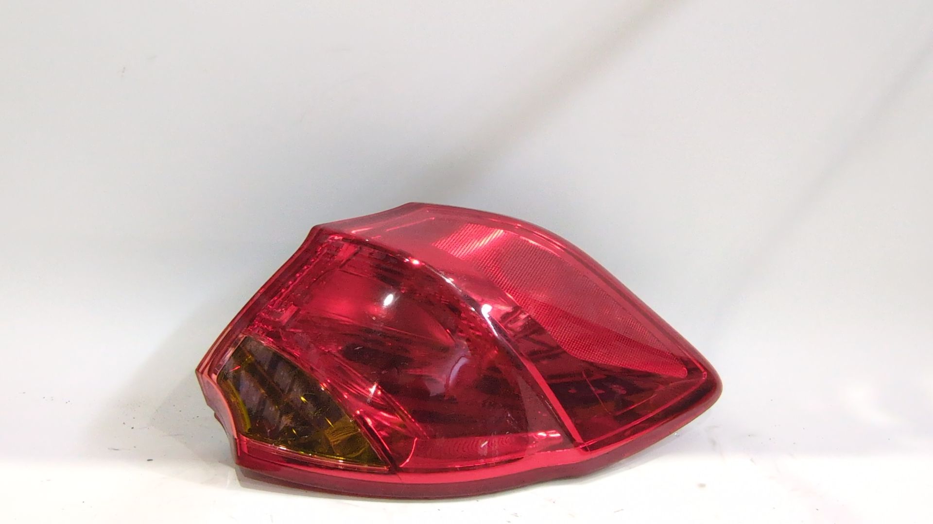 piloto_trasero_derecho_exterior_92402a2000_kia_cee_d_jd_1_4_mpi