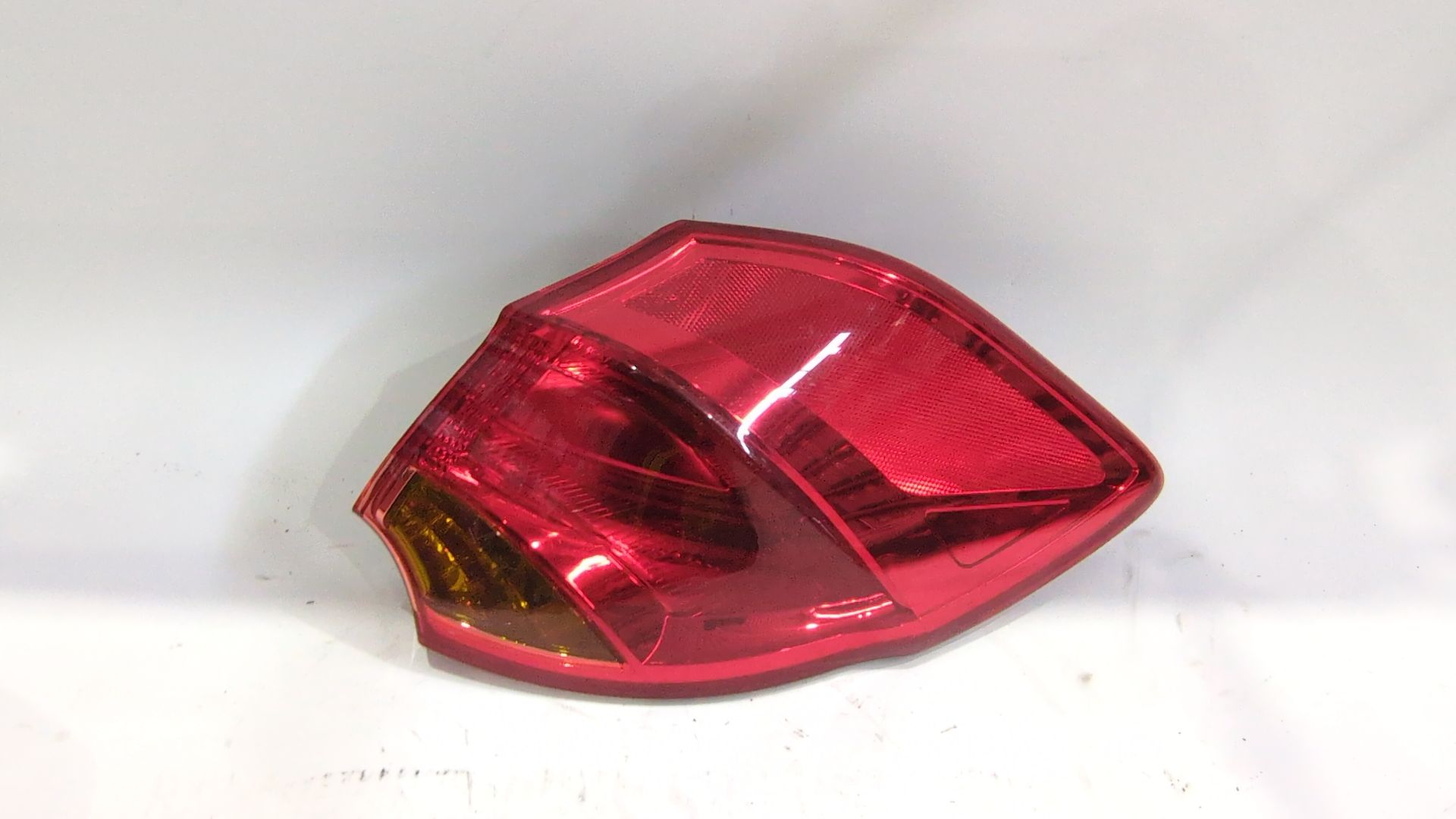 piloto_trasero_derecho_exterior_92402a2000_kia_cee_d_jd_1_4_mpi