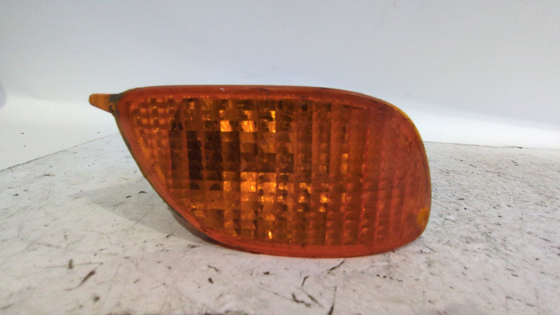 intermitente_delantero_izquierdo_asyx84x13368_ford_focus_i_daw_dbw_1_4_16v