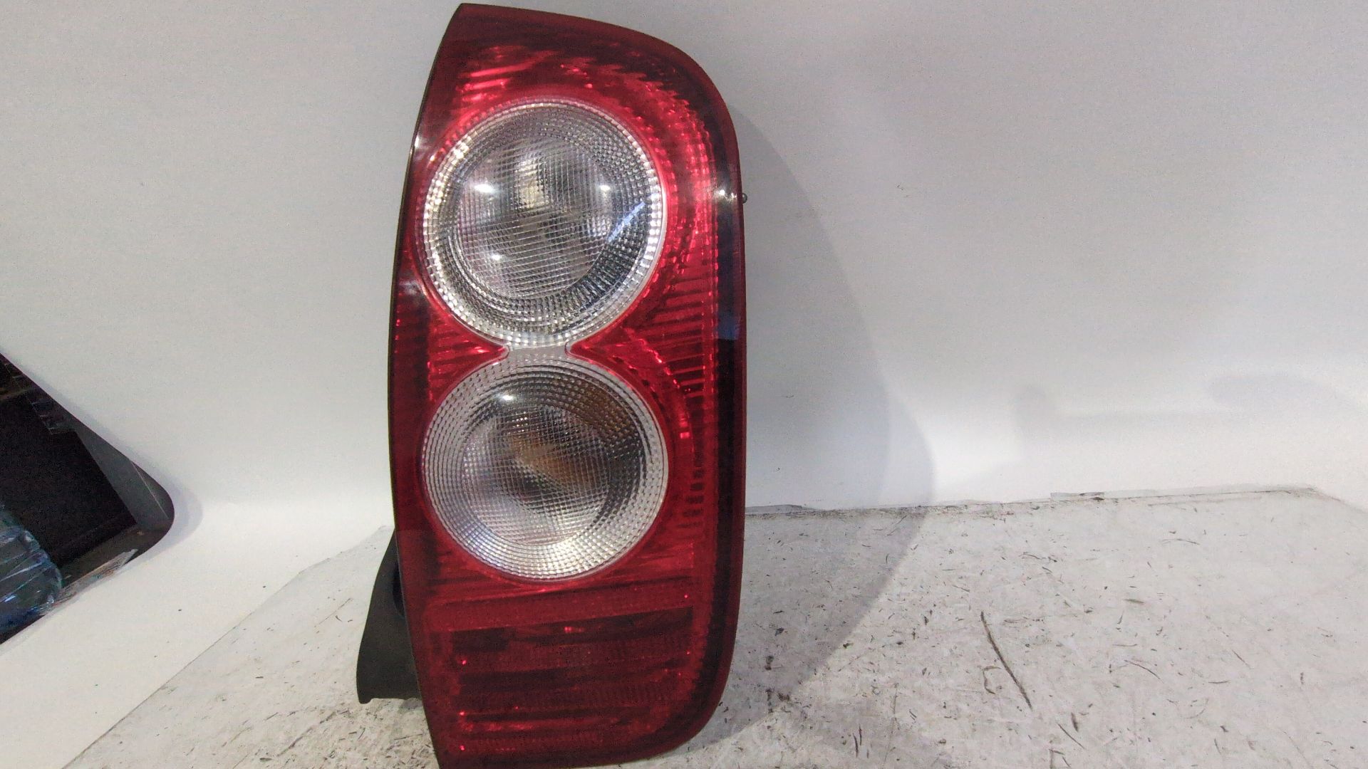 piloto_trasero_derecho_26550ax720_nissan_micra