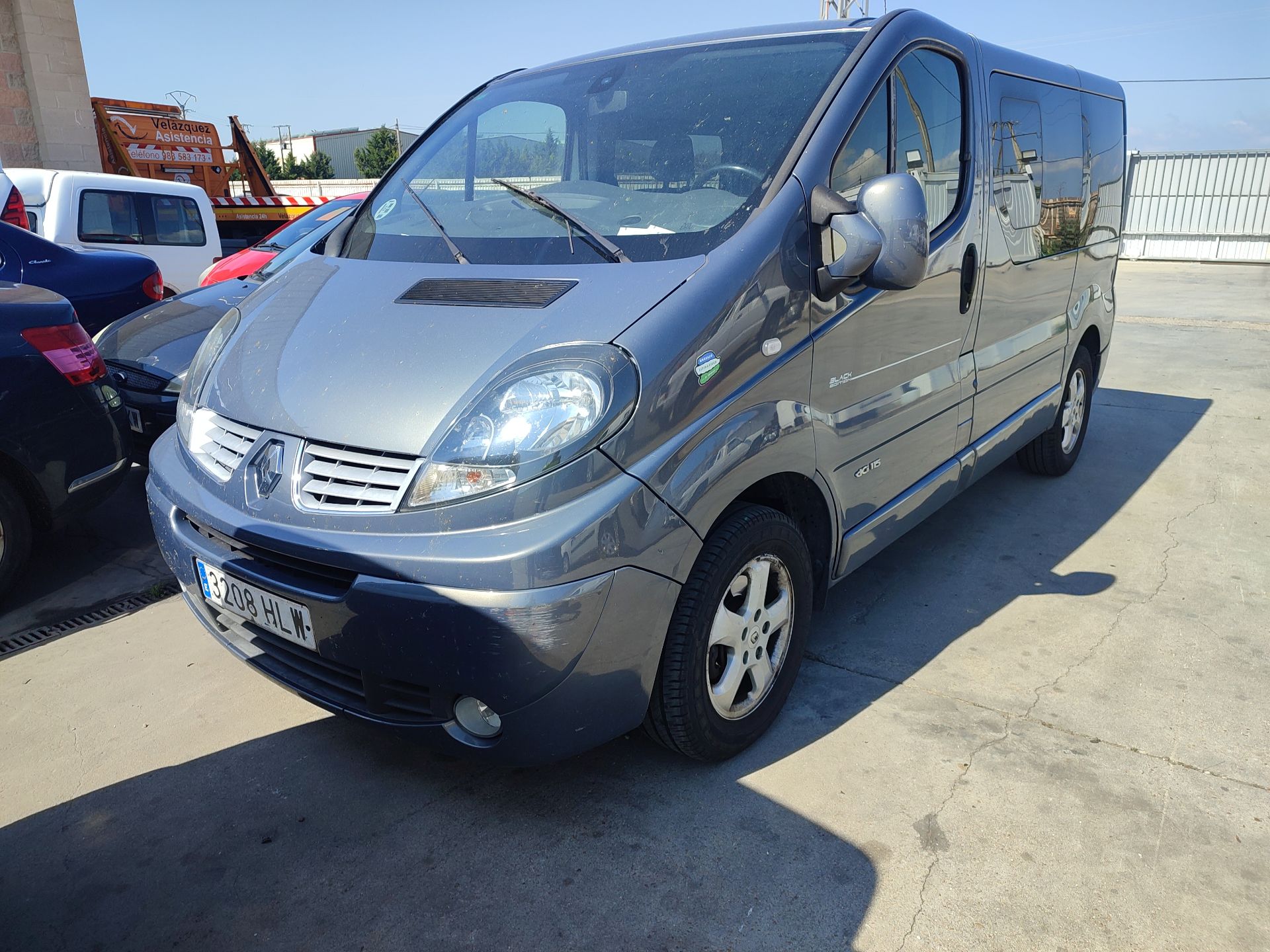 renault_trafic_ii_autobus_jl