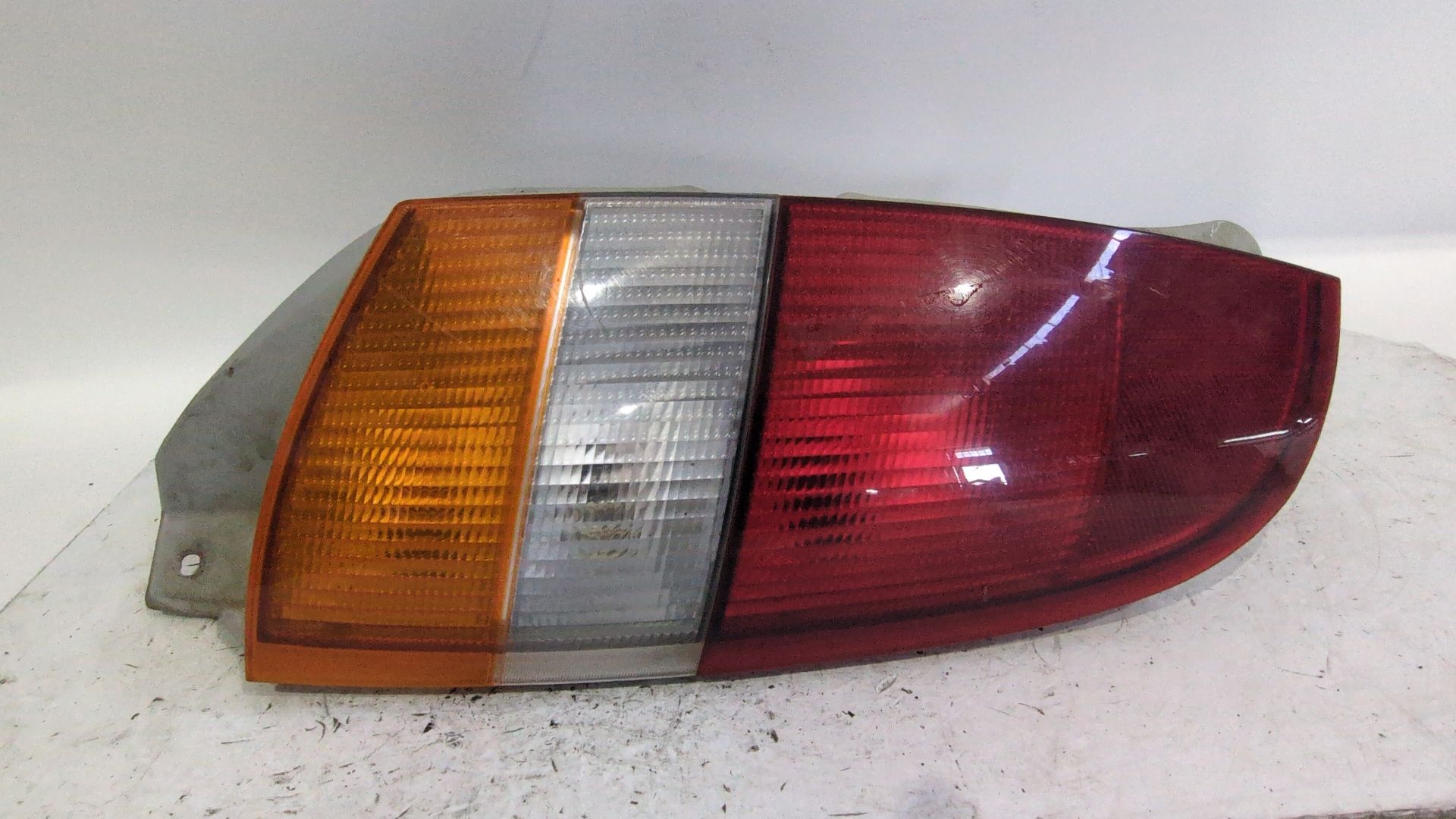 piloto_trasero_izquierdo_exterior_92401051_hyundai_atos