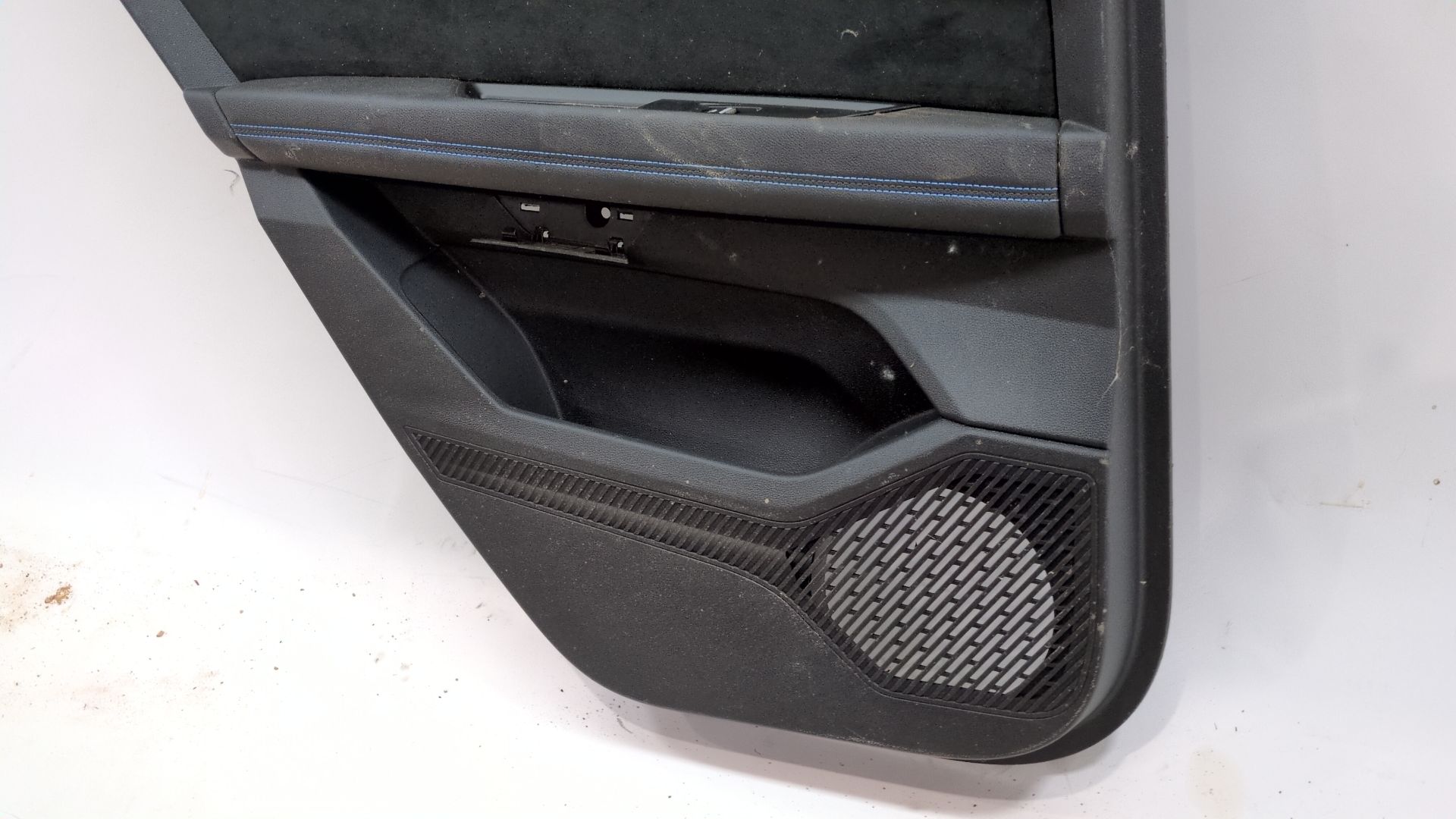 guarnecido_puerta_trasero_izquierdo_829016598r_156384512_renault_austral_e_tech_200_hybrid