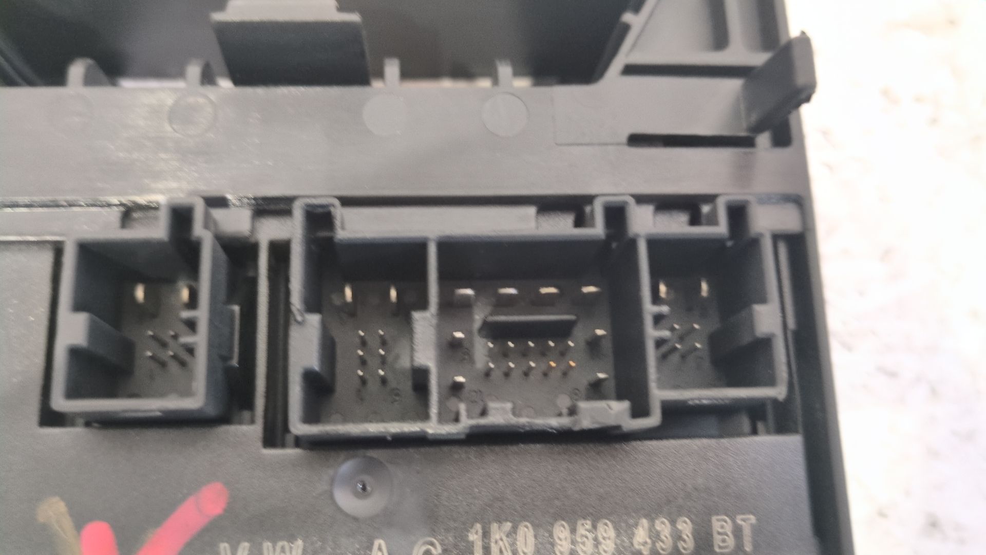 caja_reles_fusibles_1k0959433bt_volkswagen_golf_v_1k1_2_0_tdi_16v