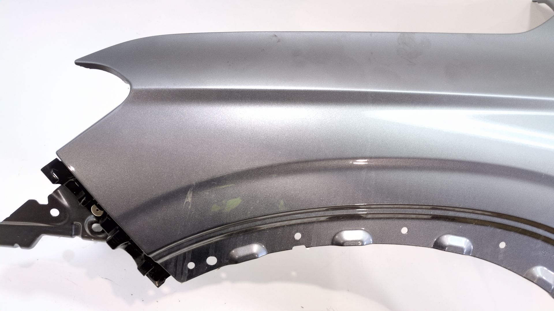 aleta_delantera_izquierda_631139450r_color_carroceria_biyuy_grey_kqg_black_gne_renault_austral_e_tech_200_hybrid