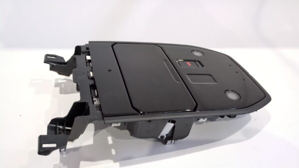 luz_interior_delantera_central_969811426r_renault_austral_e_tech_200_hybrid