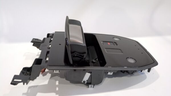 luz_interior_delantera_central_969811426r_renault_austral_e_tech_200_hybrid