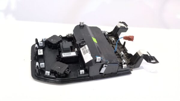 luz_interior_delantera_central_969811426r_renault_austral_e_tech_200_hybrid