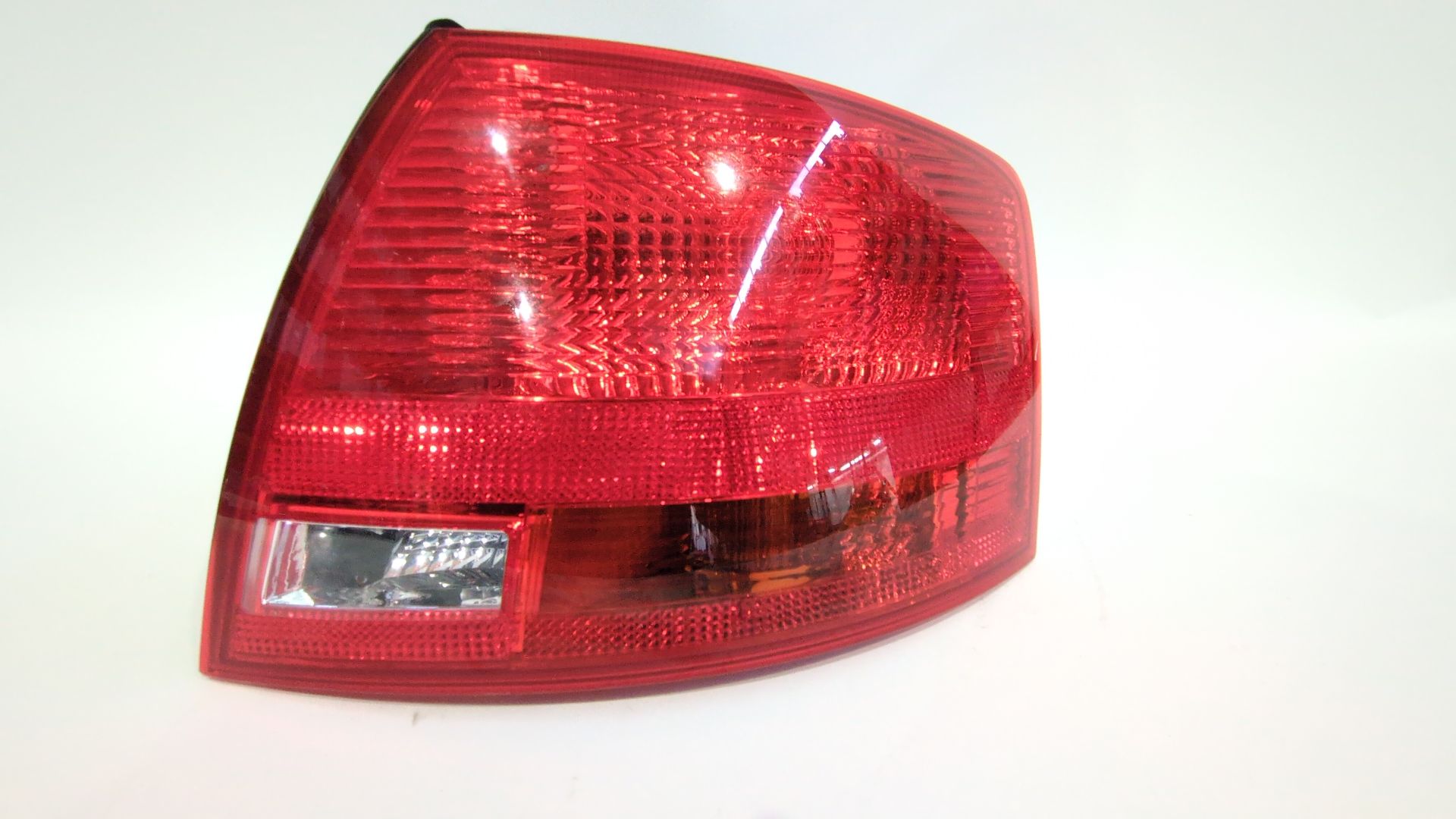 piloto_trasero_derecho_4461910r_446_1910r_marca_depo_audi_a4