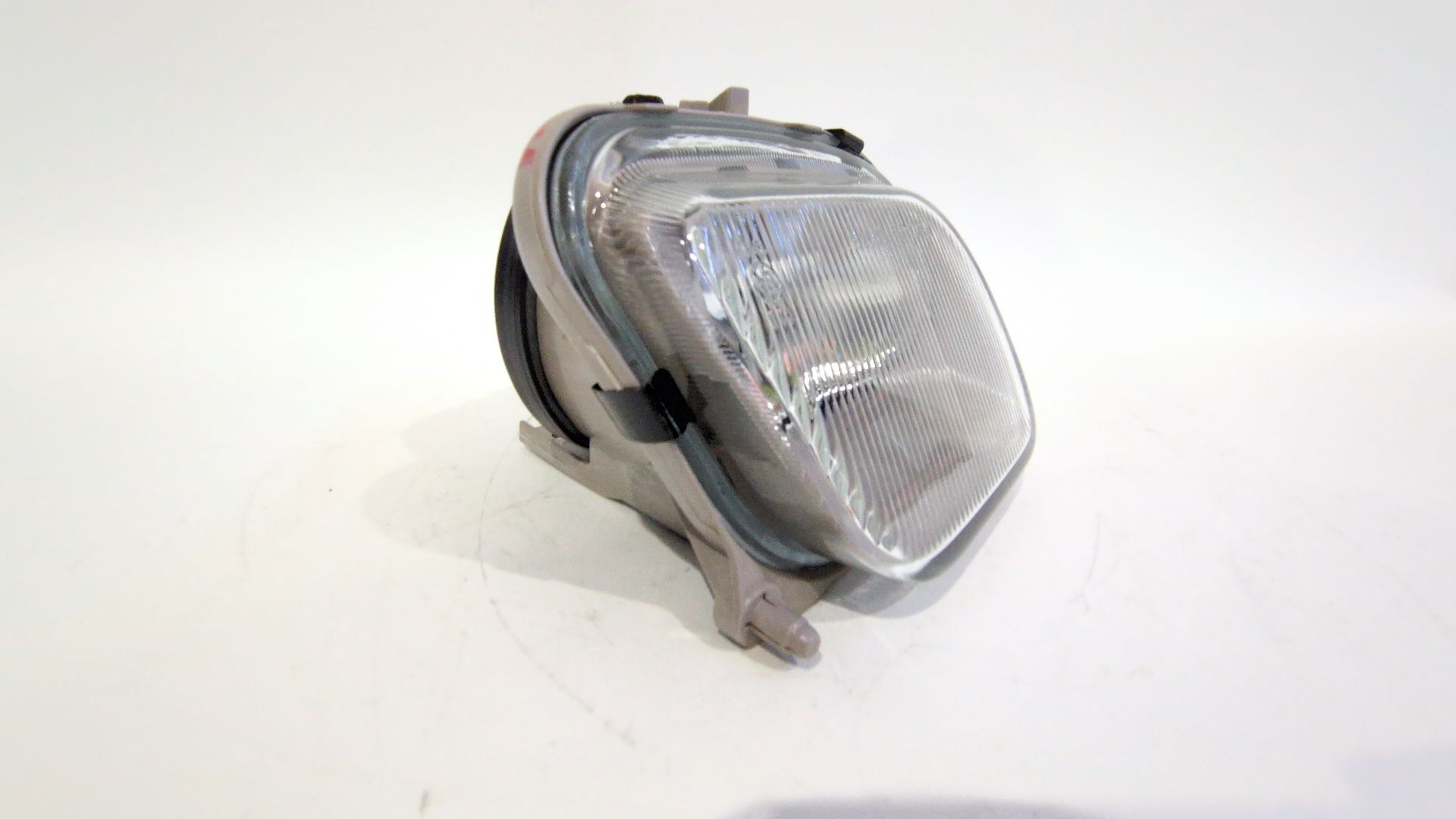 faro_antiniebla_derecho_4402003r_440_2003r_marca_depo_2108200256_mercedes_benz_clase_e_w211