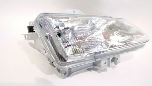 faro_derecho_551120r_551_1120r_marca_depo_10119281001_renault_laguna