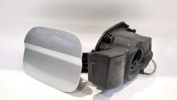 tapa_exterior_combustible_5e6809702a_color_exterior_n_de_pintura_8e_a7w_5e6_809_702_a_skoda_octavia_iv_nx3_nn3_pv3_2_0_tdi