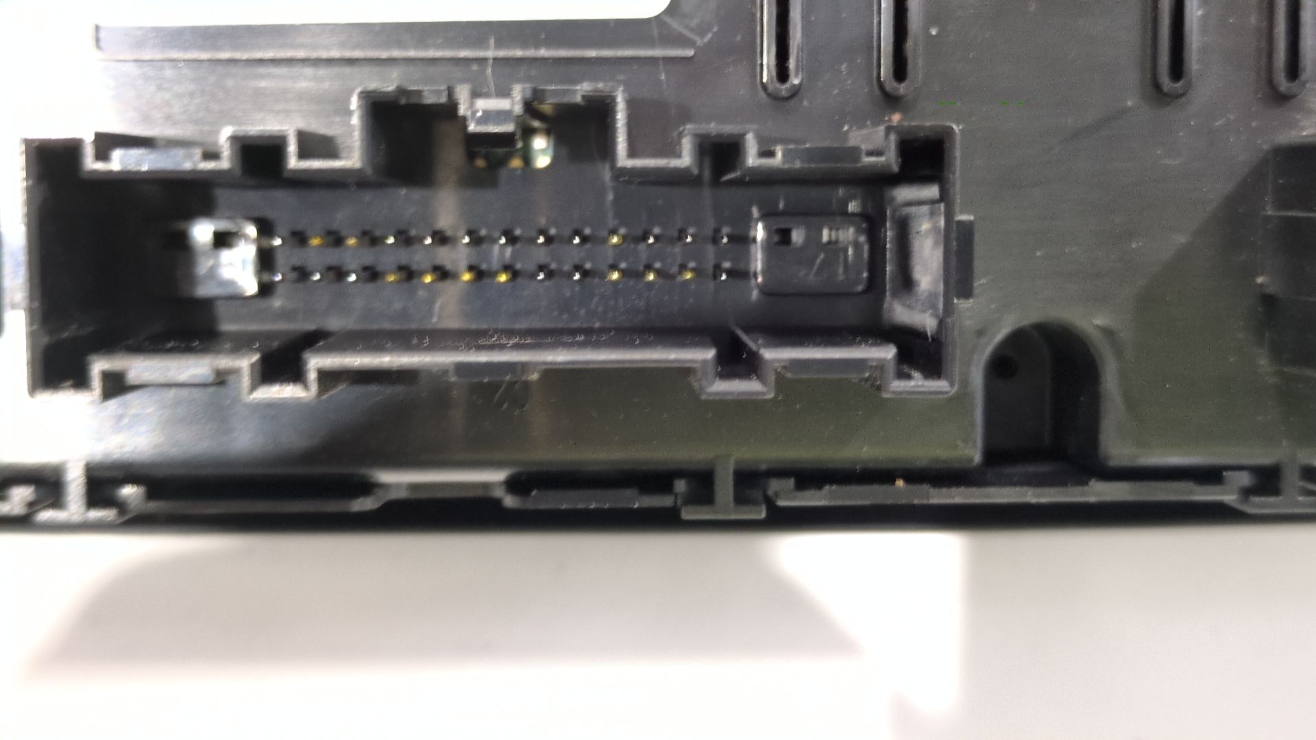 mando_climatizador_mn1t18c612ad_mn1t_18c612_ad_l1tb8045a17aa3zhe_l1tb_8045a17_aa3z_he_referencia_de_consola_central_ford_puma_j2