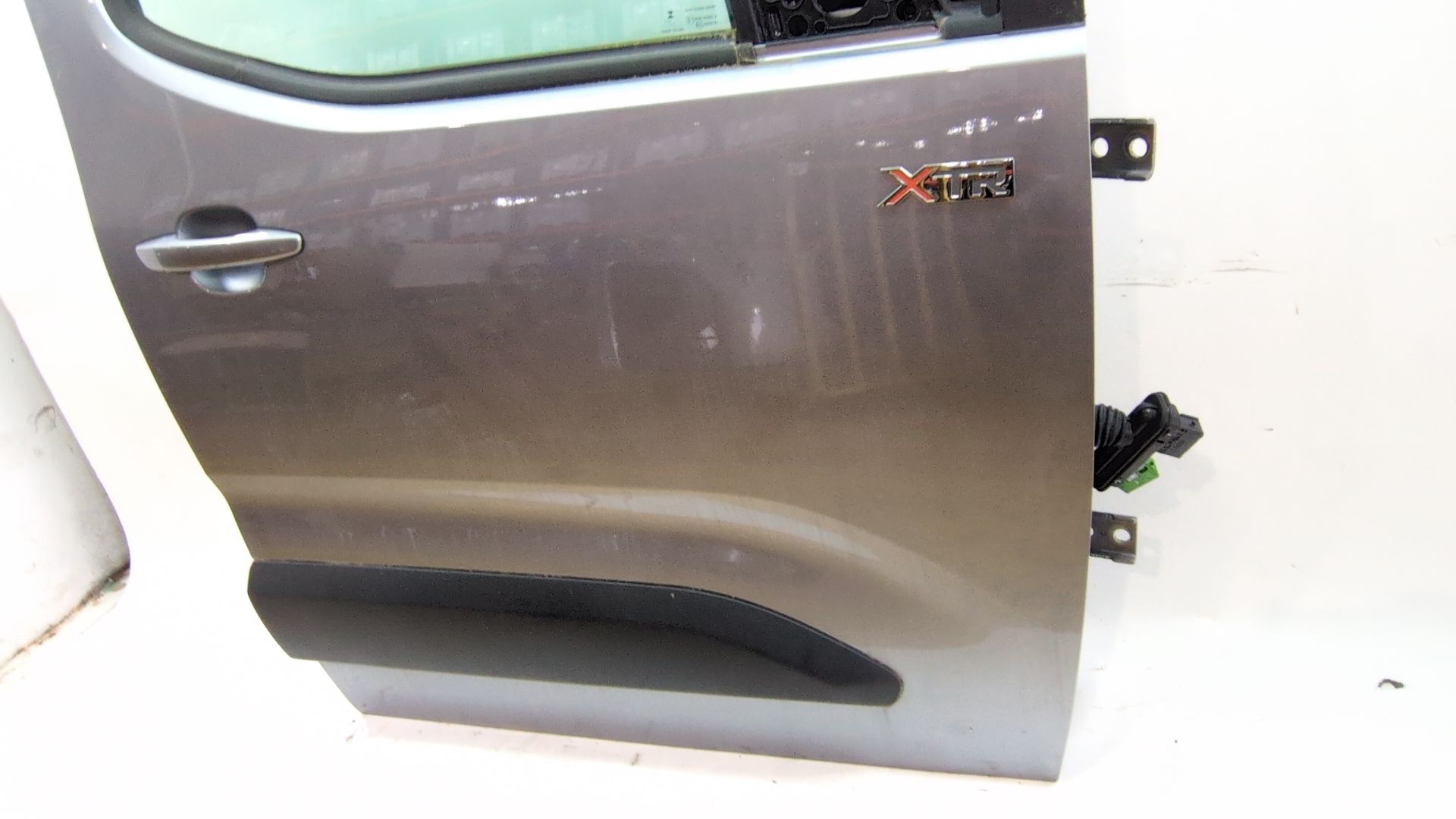 puerta_delantera_derecha_9843488880_color_de_carroceria_kca_pintura_gris_artense_98_434_888_80_citr_n_berlingo_er_ec_e_berlingo