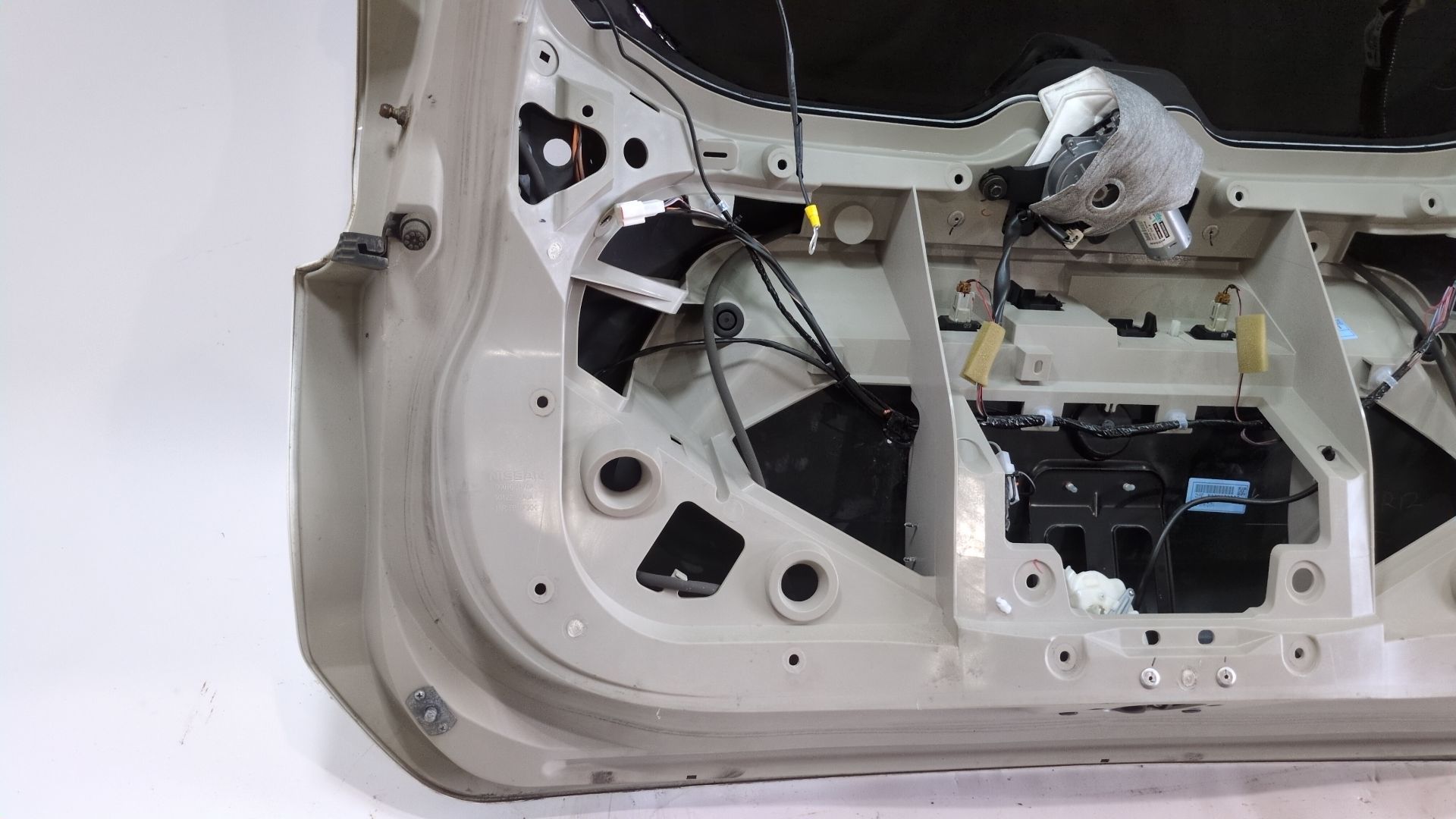 porton_trasero_9001a4cc1a_color_exterior_qab_nissan_x_trail_iii_t32_t32r_t32rr_1_6_dci_all_mode_4x4_i_nt32