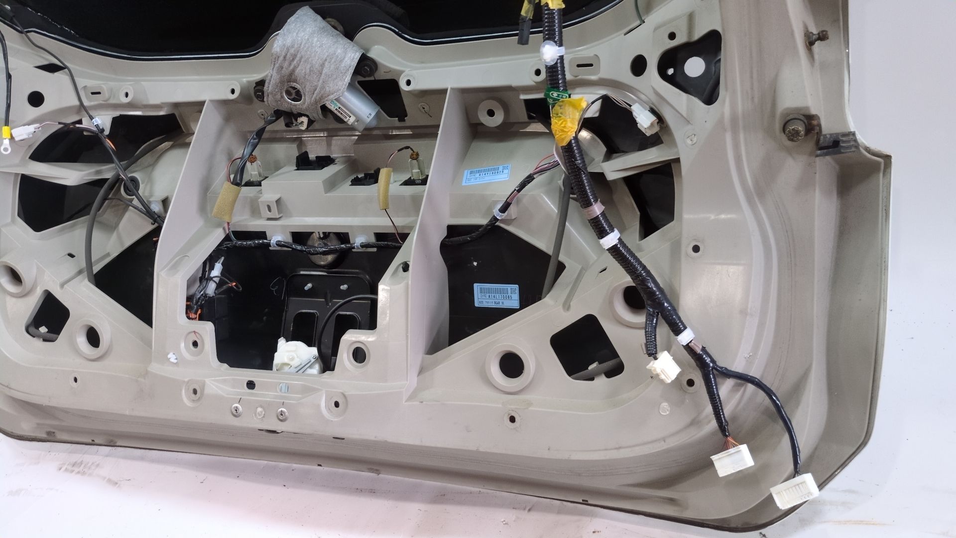 porton_trasero_9001a4cc1a_color_exterior_qab_nissan_x_trail_iii_t32_t32r_t32rr_1_6_dci_all_mode_4x4_i_nt32