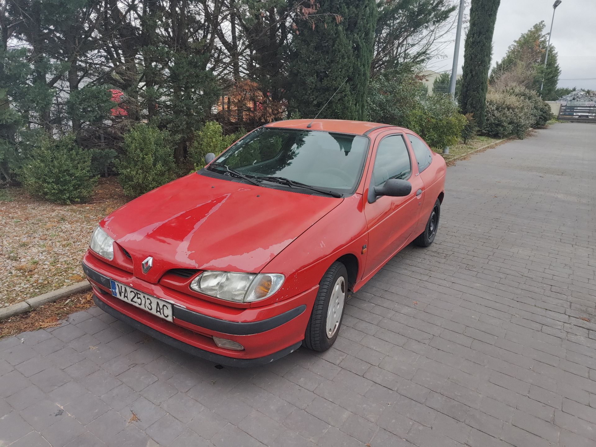 renault_megane_i_coach_da0_1