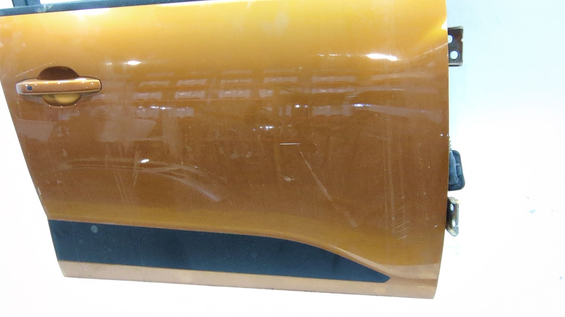 puerta_delantera_derecha_801003355r_color_carroceria_teepy_orange_atacama_dacia_sandero_iii_1_0_tce_90_eco_g