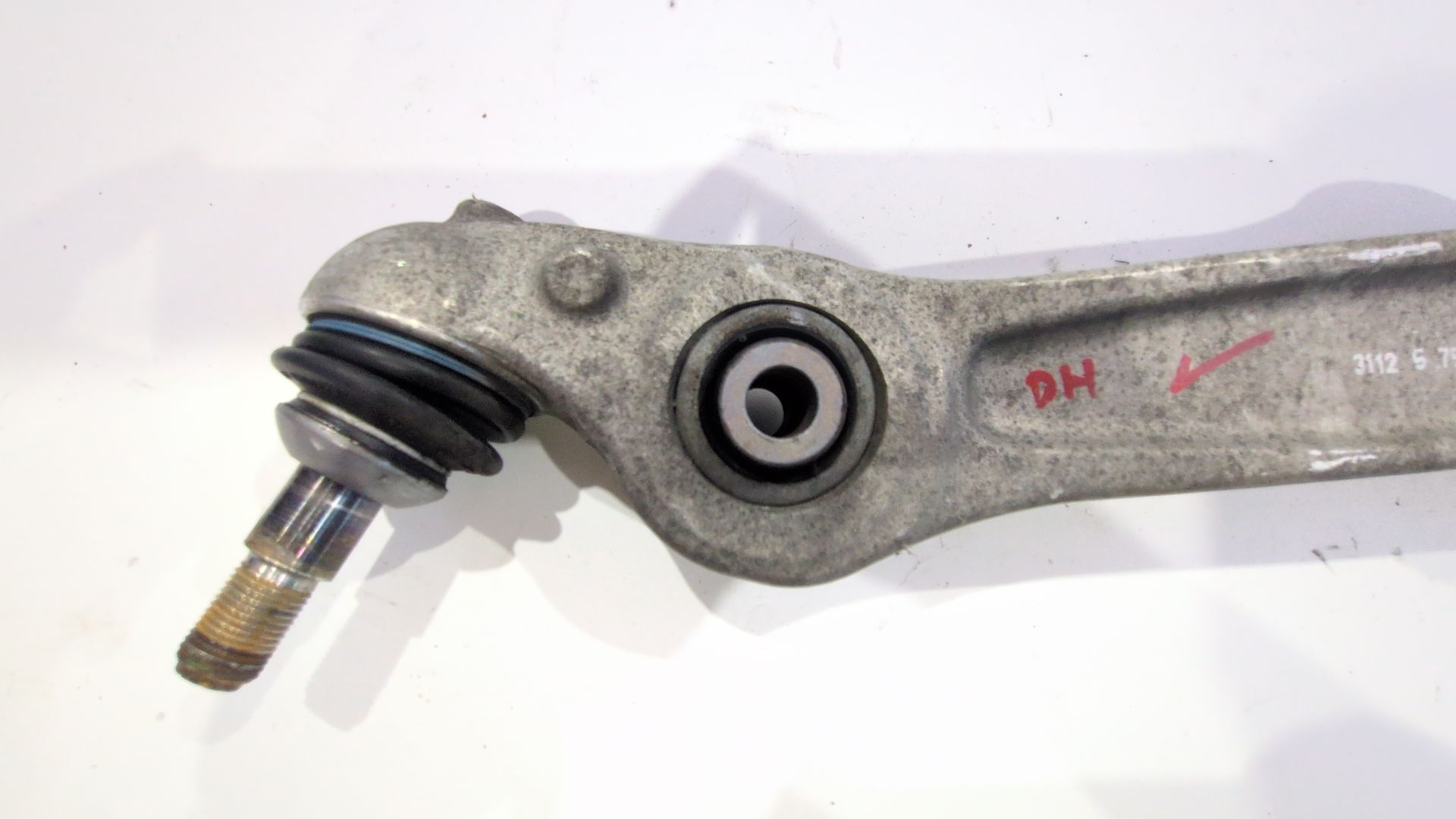 brazo_suspension_inferior_delantero_derecho_31126798108_31126_798_108_bmw_5_gran_turismo_f07_535_i