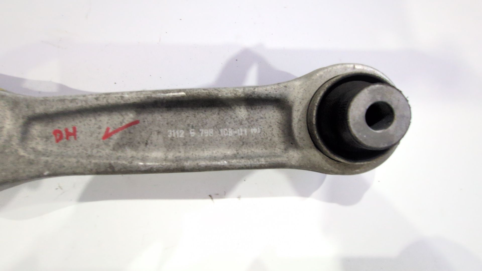 brazo_suspension_inferior_delantero_derecho_31126798108_31126_798_108_bmw_5_gran_turismo_f07_535_i