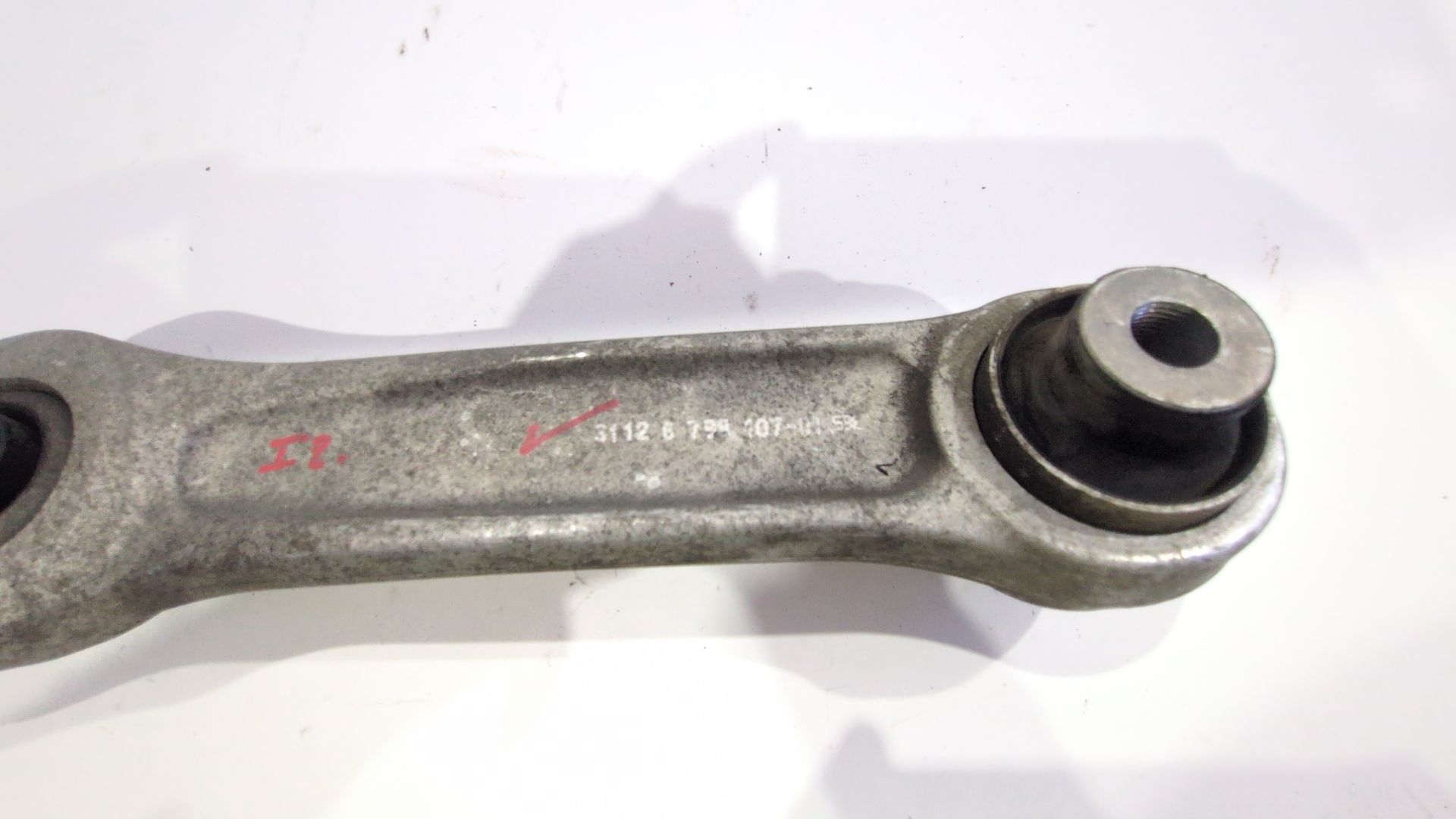 brazo_suspension_inferior_delantero_izquierdo_32126798107_3212_6_798_107_bmw_5_gran_turismo_f07_535_i