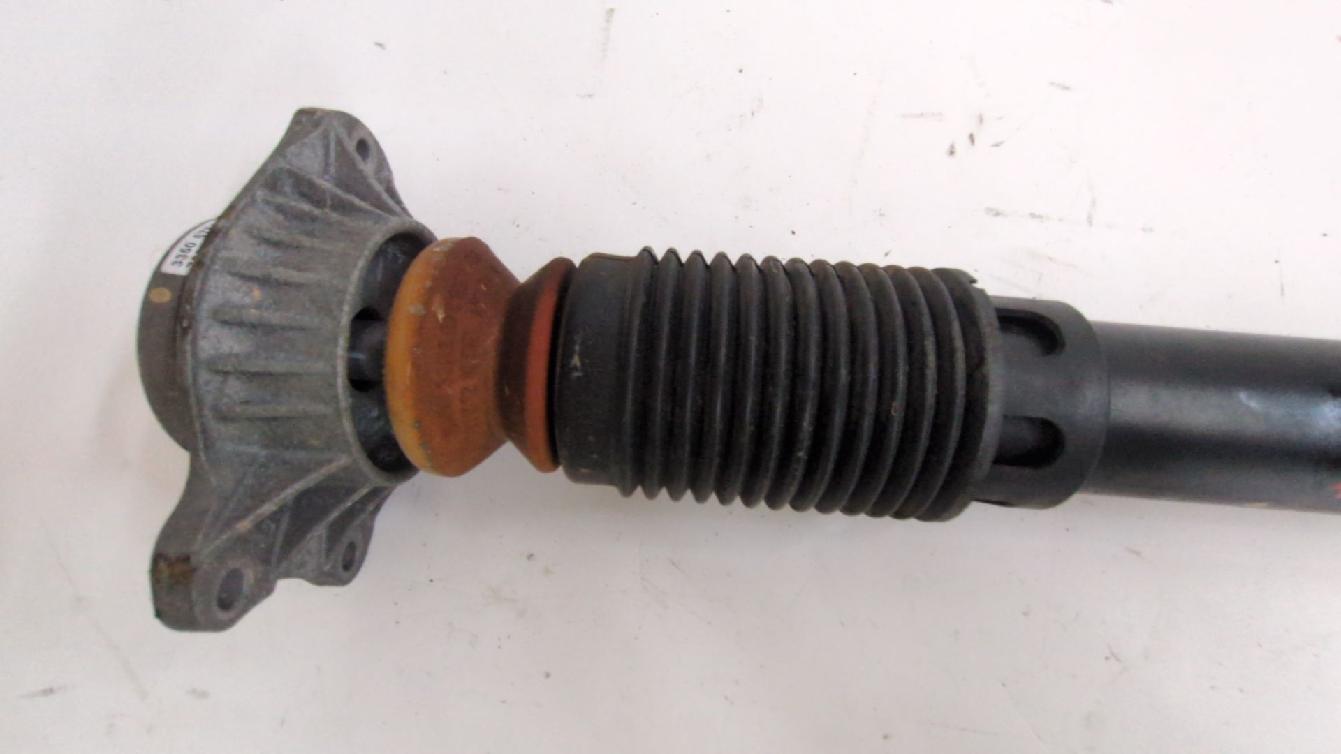 amortiguador_trasero_derecho_33526798150_3352_6798150_bmw_5_gran_turismo_f07_535_i