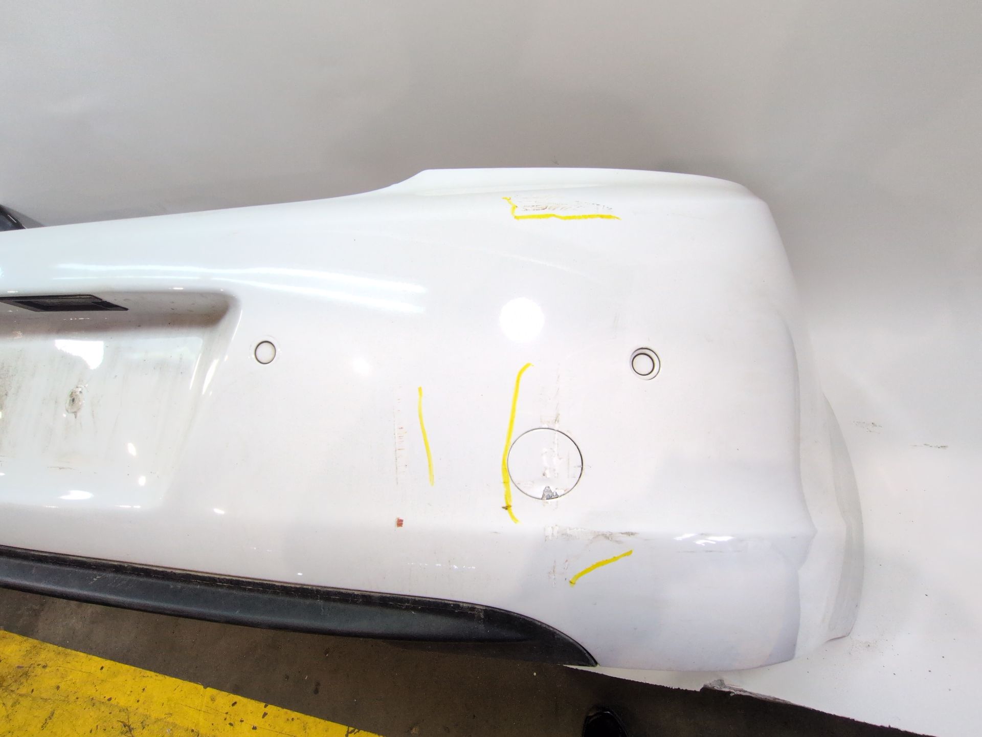 paragolpes_trasero_13250550_opcion_de_color_gaz_40r_opel_insignia_a_sedan_g09_2_0_cdti_69