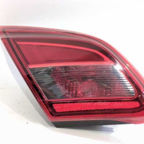 PILOTO TRASERO IZQUIERDO INTERIOR OPEL CORSA E (X15) 1.4 (08 68)