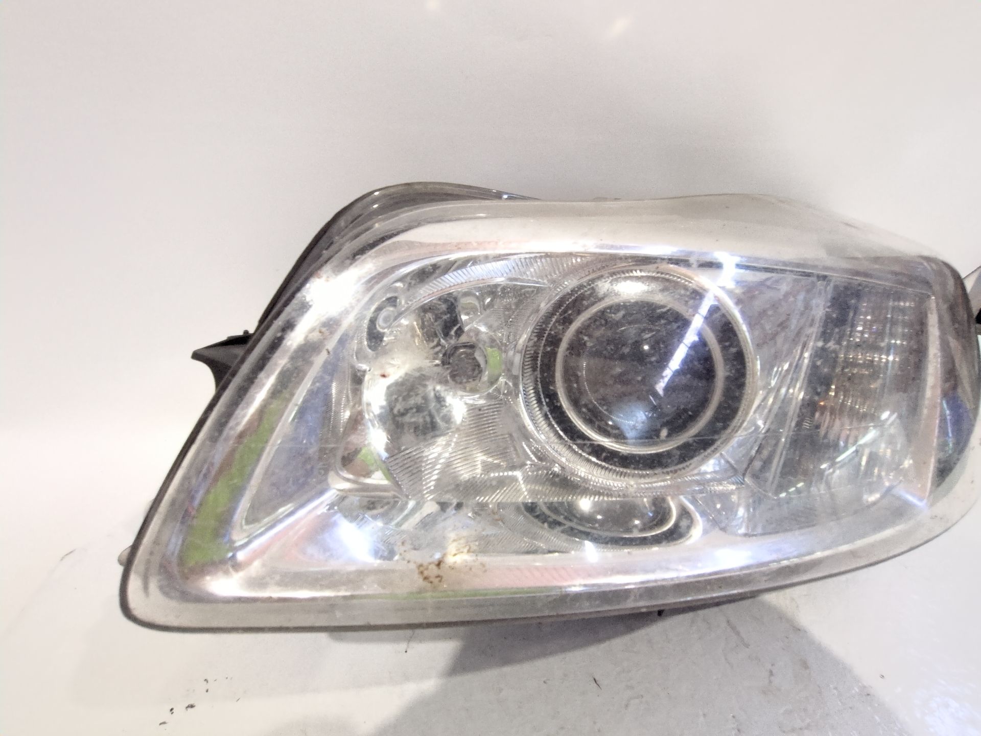 faro_izquierdo_xenon_22831928_1zt00963101_22831928lh_opel_insignia_a_sedan_g09_2_0_cdti_69