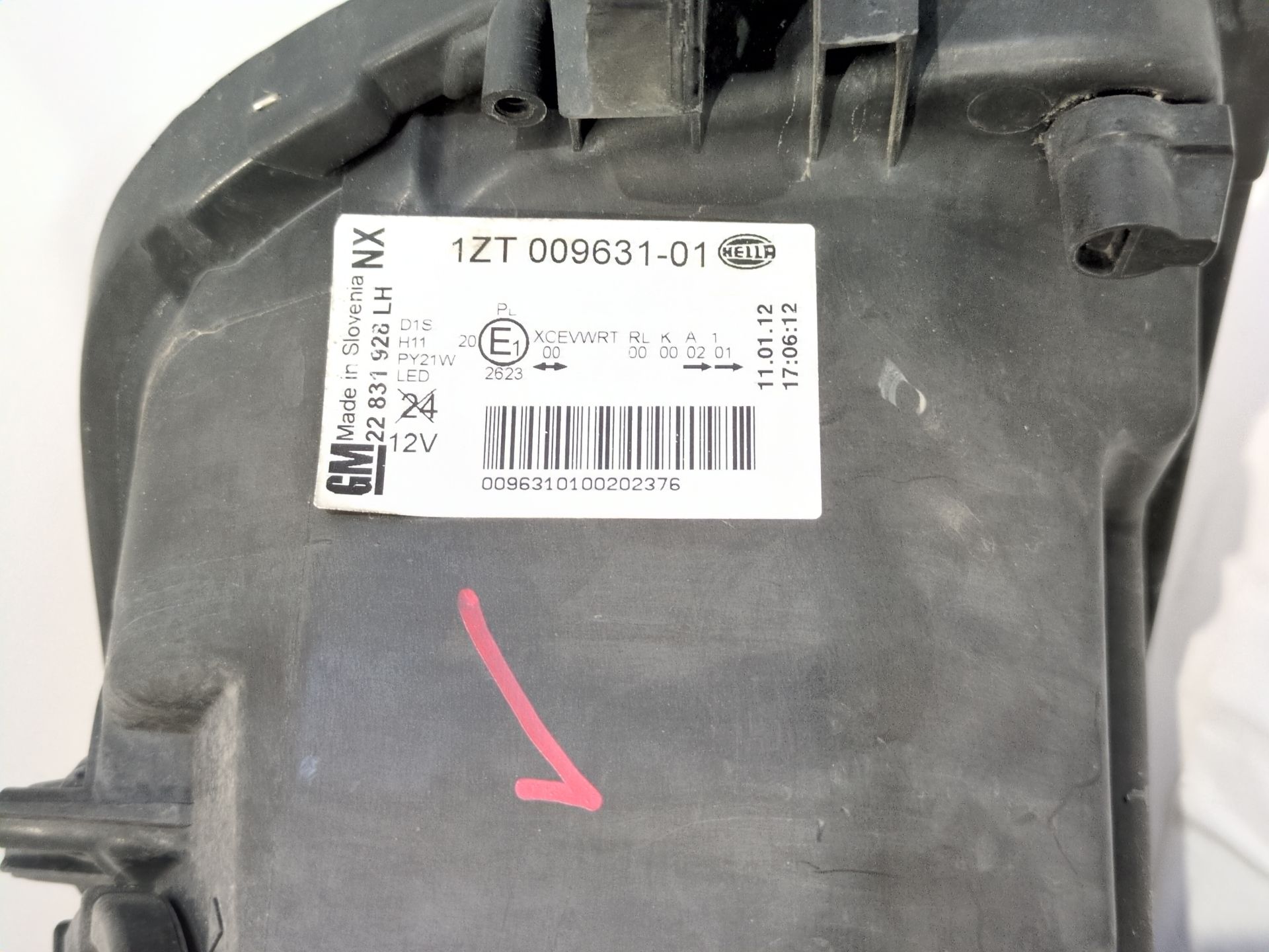 faro_izquierdo_xenon_22831928_1zt00963101_22831928lh_opel_insignia_a_sedan_g09_2_0_cdti_69