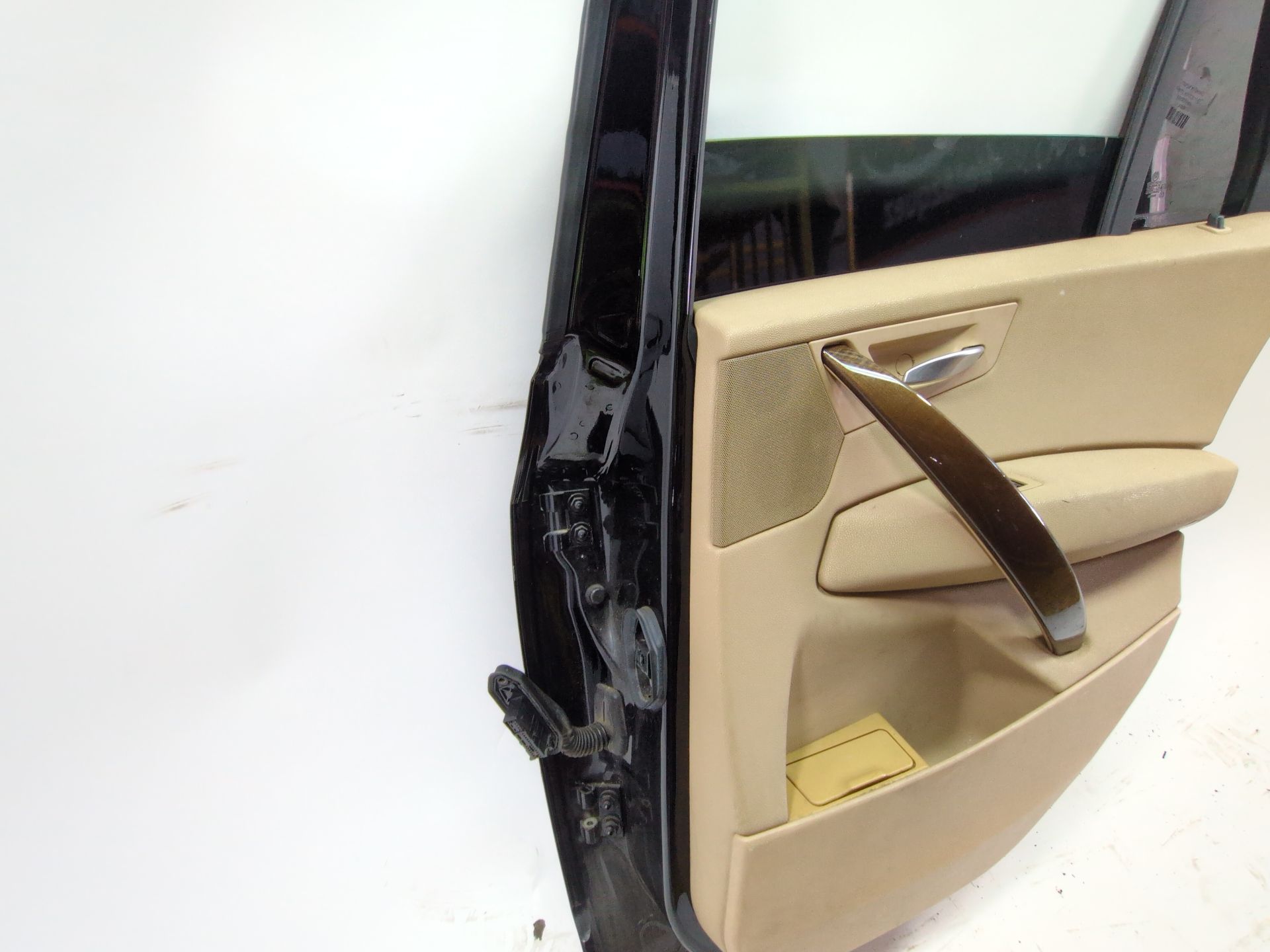 puerta_trasera_derecha_41003449338_color_schwarz_ii_668_41_00_3_449_338_bmw_x3_e83_2_0_d
