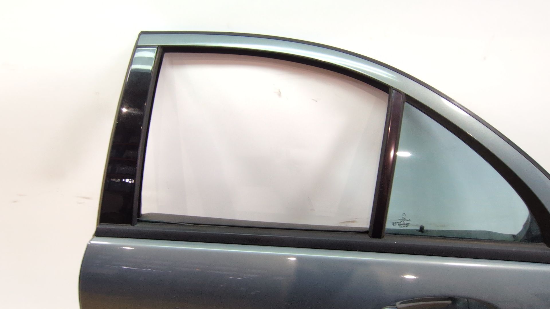 puerta_trasera_izquierda_a2037300105_n_de_pintura_747_gris_perlita_pintura_metalizada_a_203_730_01_05_mercedes_benz_clase_c_w203