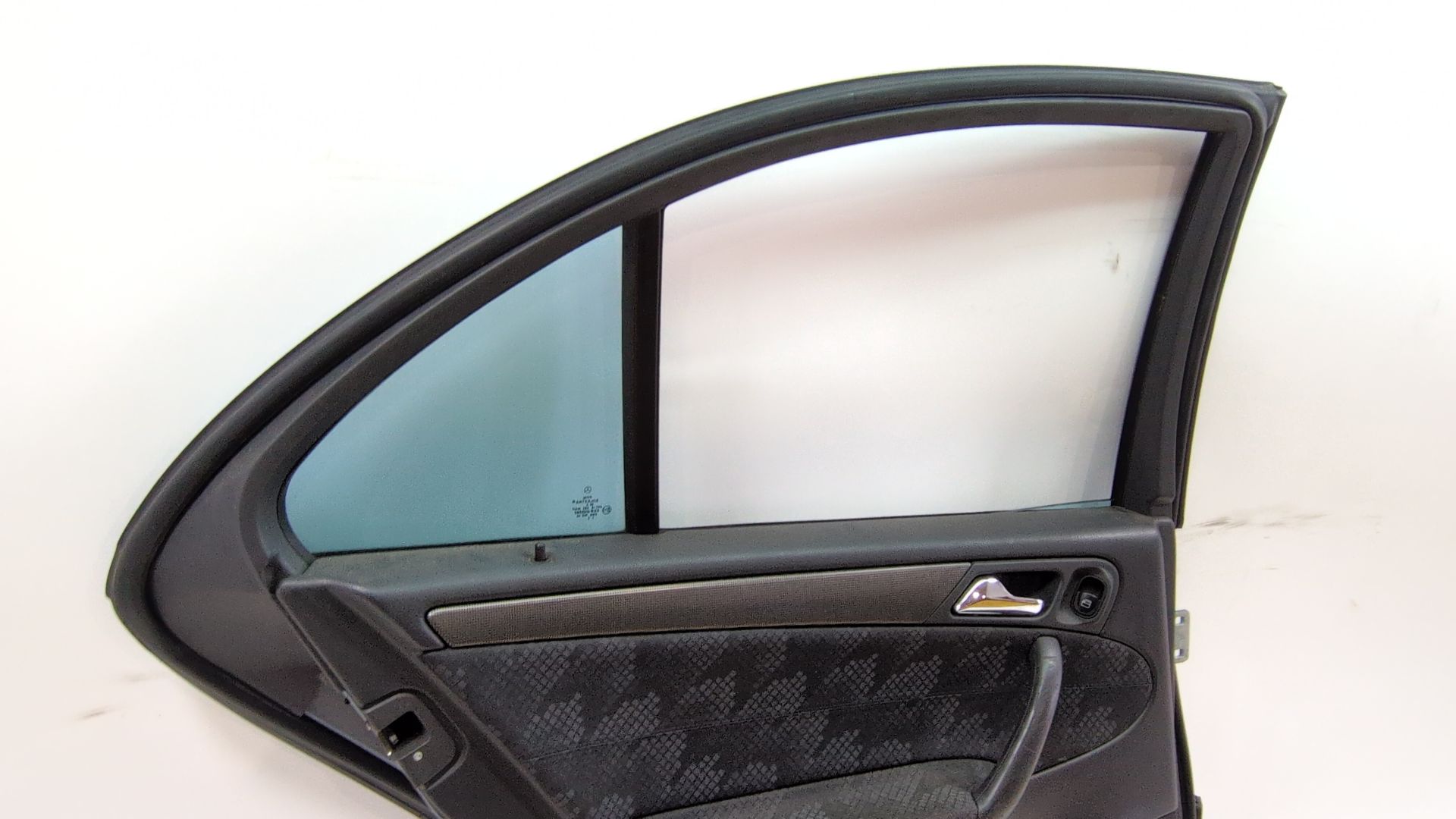 puerta_trasera_izquierda_a2037300105_n_de_pintura_747_gris_perlita_pintura_metalizada_a_203_730_01_05_mercedes_benz_clase_c_w203