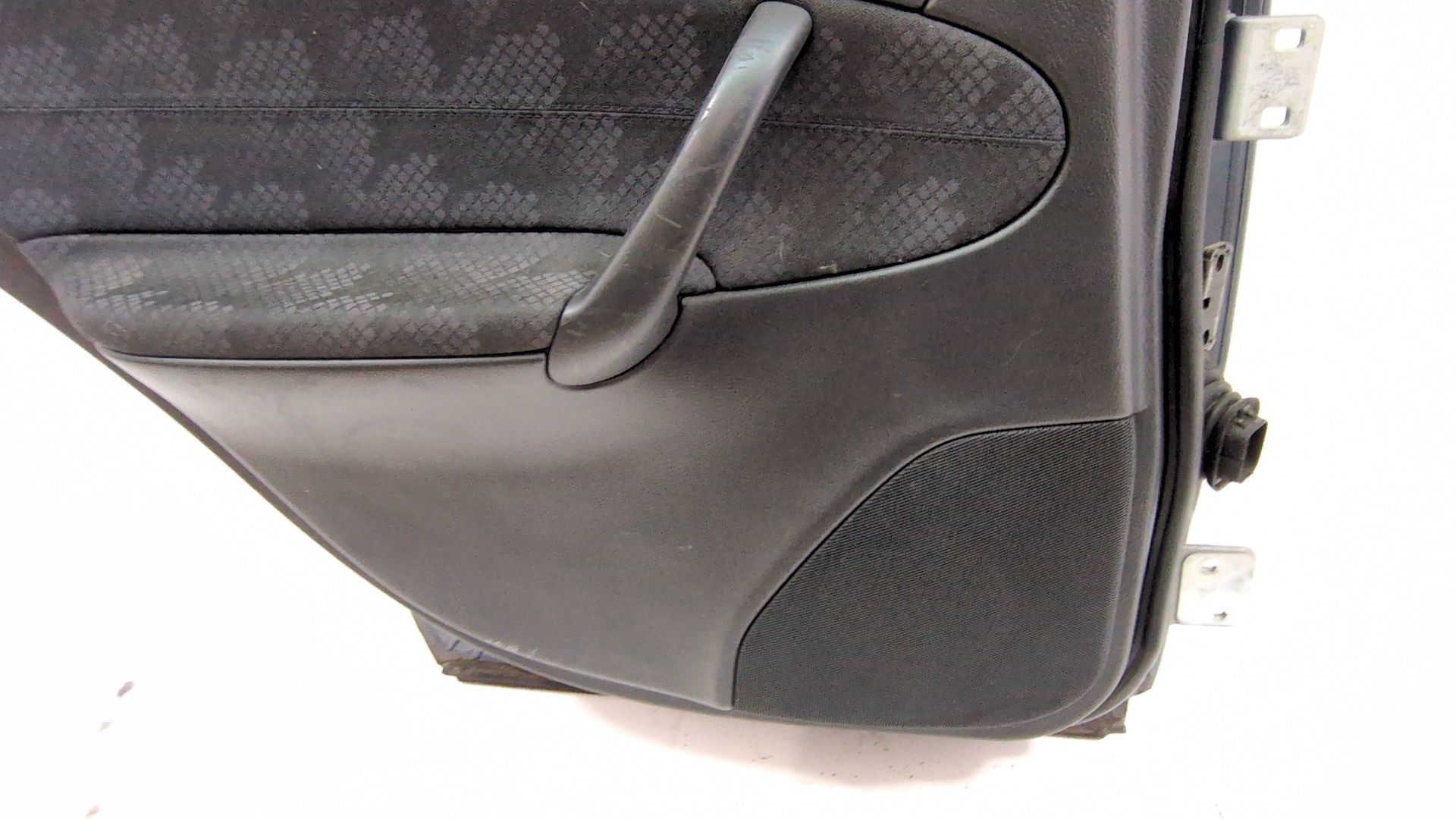 puerta_trasera_izquierda_a2037300105_n_de_pintura_747_gris_perlita_pintura_metalizada_a_203_730_01_05_mercedes_benz_clase_c_w203