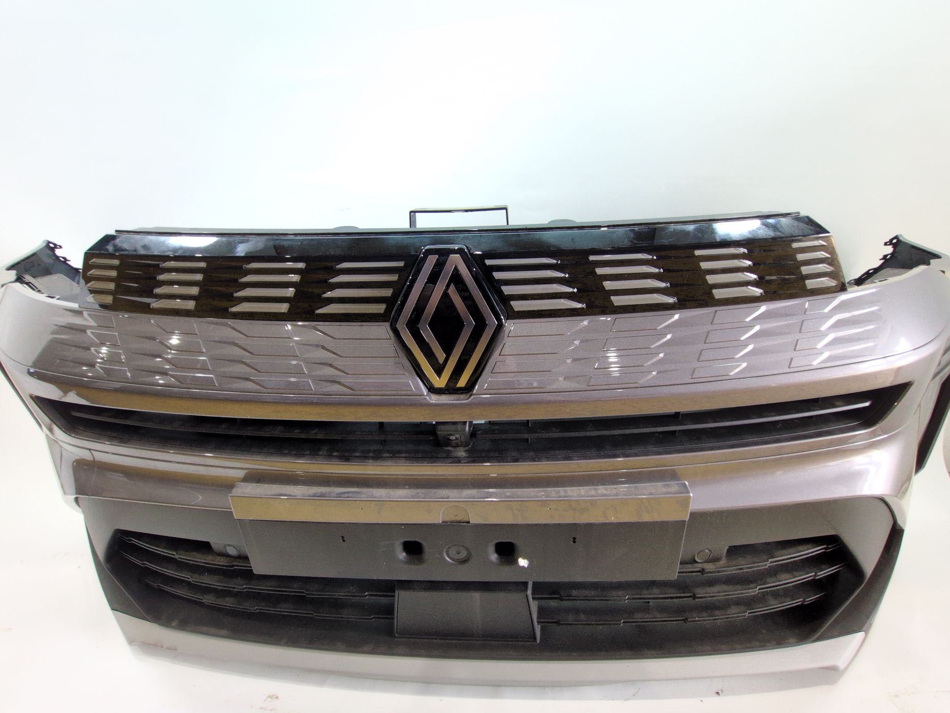 paragolpes_delantero_62010p745r_color_carroceria_tekng_grey_620264889r_renault_symbioz_1_6_e_tech_145_105kw_143cv_1598cc