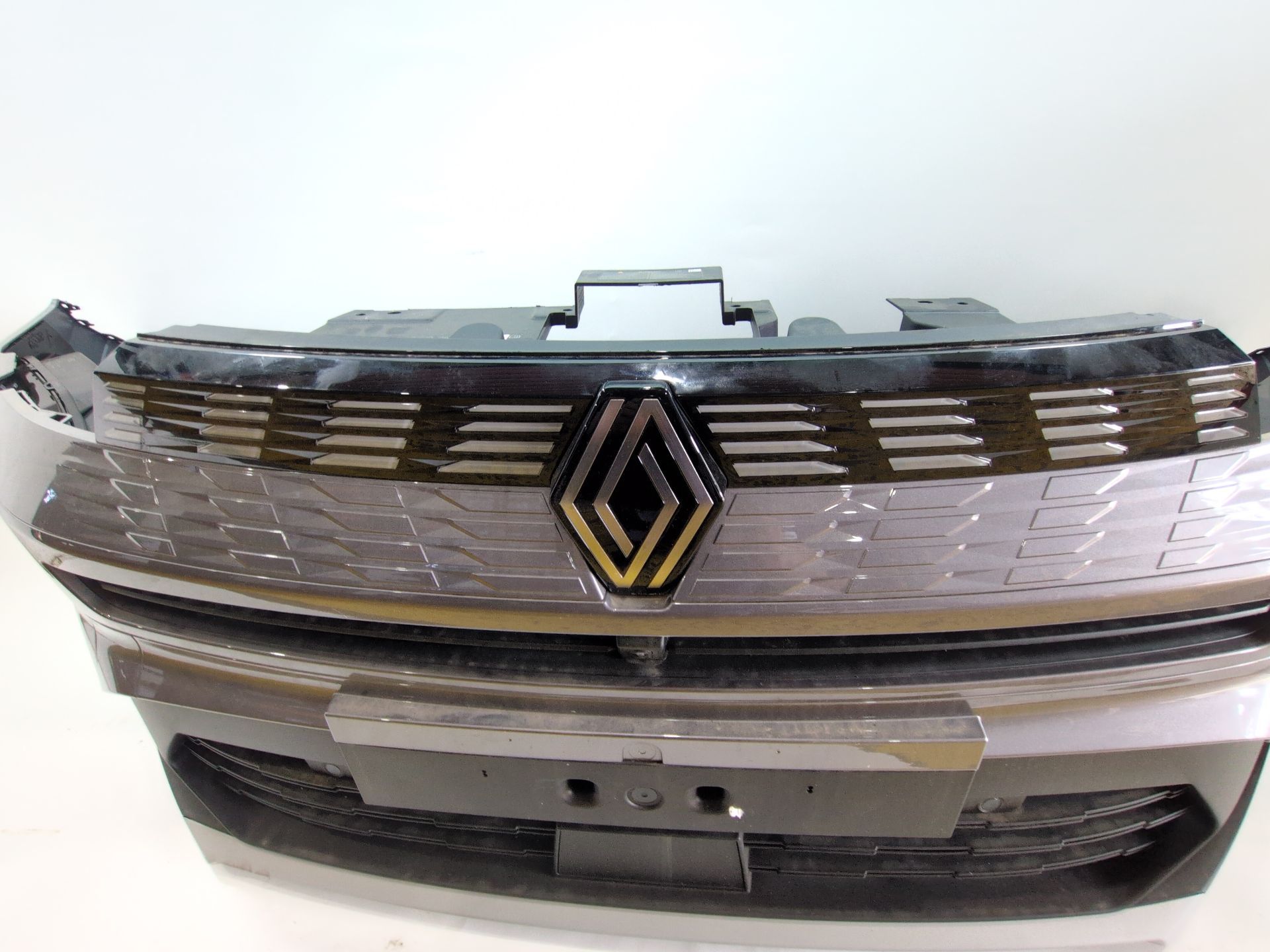 paragolpes_delantero_62010p745r_color_carroceria_tekng_grey_620264889r_renault_symbioz_1_6_e_tech_145_105kw_143cv_1598cc