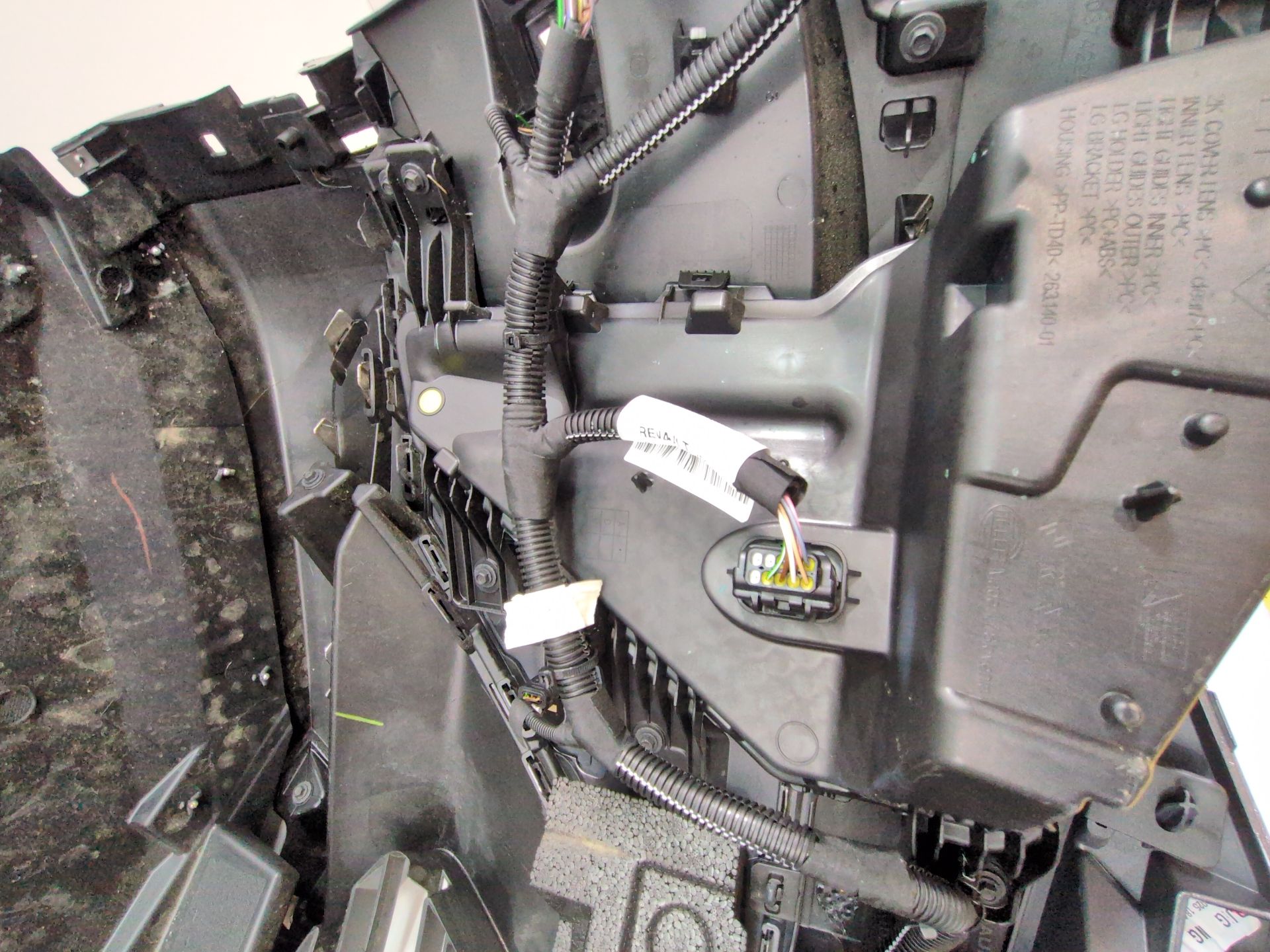 paragolpes_delantero_62010p745r_color_carroceria_tekng_grey_620264889r_renault_symbioz_1_6_e_tech_145_105kw_143cv_1598cc