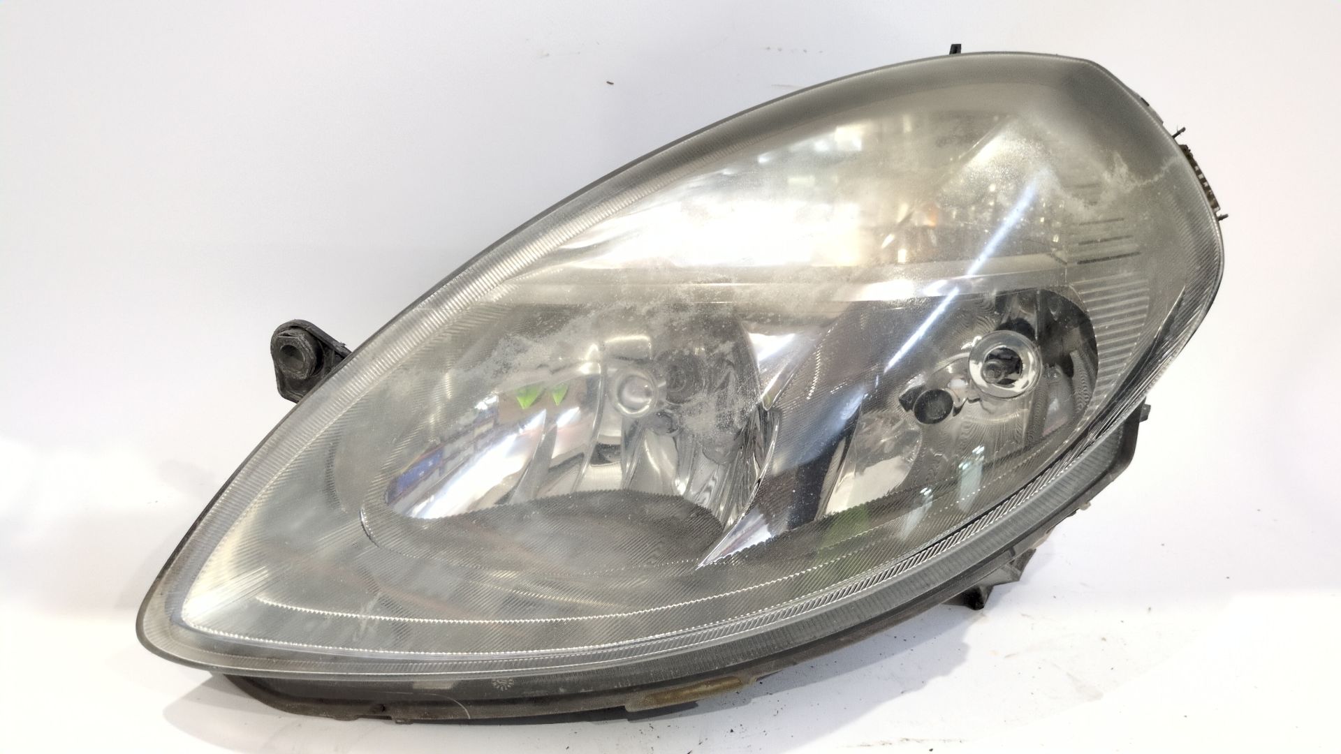 faro_izquierdo_27053100l_lancia_musa_350_1_4_350_axa11_350_axa1a