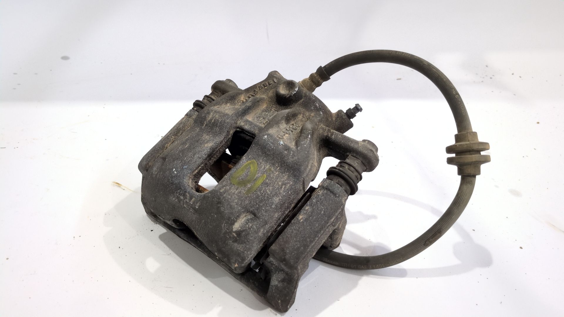 pinza_freno_delantera_izquierda_7701208332_renault_captur_i_j5_h5_0_9_tce_90