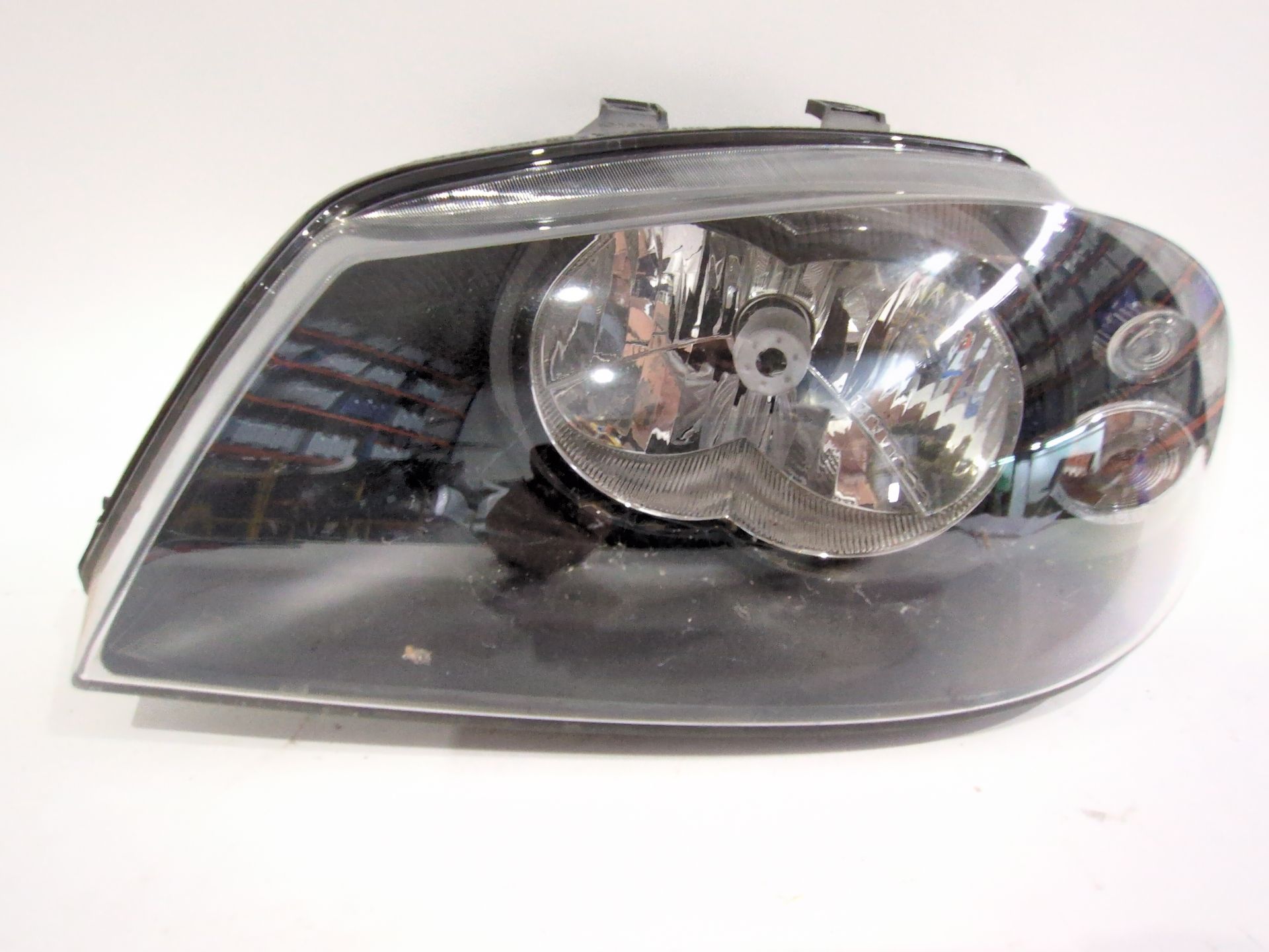 faro_izquierdo_6l1941751m_6l_1_941_751_m_seat_ibiza_iii_6l1_1_9_tdi