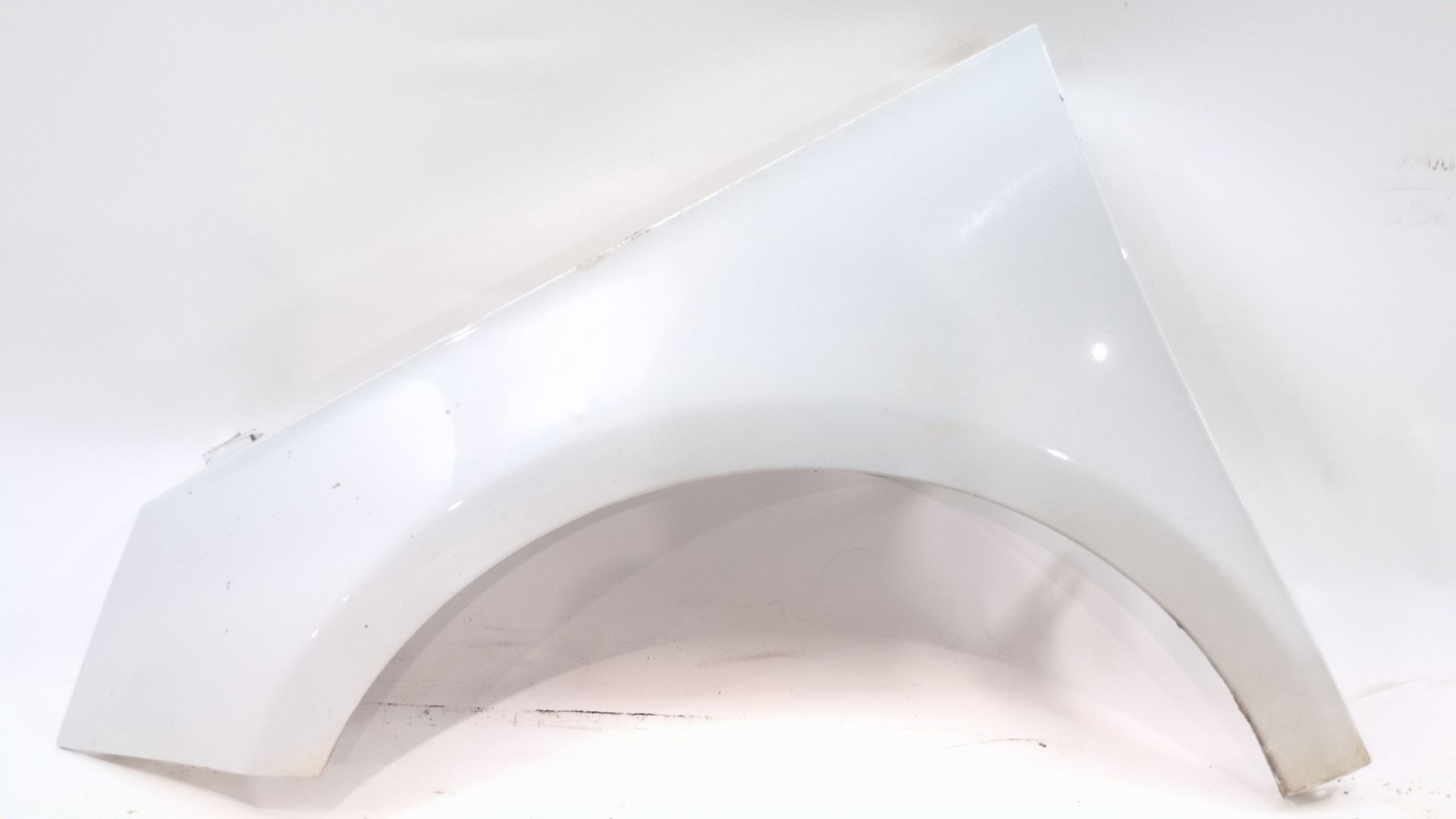 aleta_delantera_izquierda_8x0821105_color_exterior_n_de_pintura_2y_s9r_8x0_821_105_audi_a1_8x1_8xk_1_6_tdi