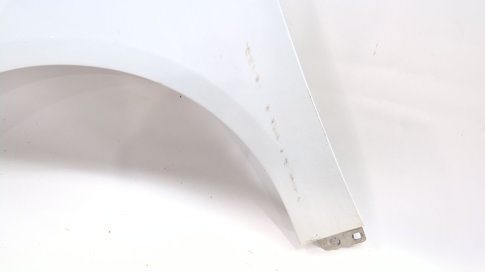 aleta_delantera_izquierda_pbm51a16009ag_pintura_exterior_blanco_pbm51_a16009_ag_ford_focus_iii_1_0_ecoboost