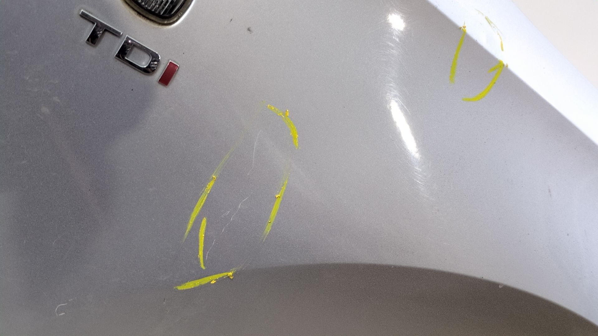 aleta_delantera_derecha_5ja821022b_color_exterior_n_de_pintura_8e_a7w_5ja_821_022_b_seat_toledo_iv_kg3_1_6_tdi