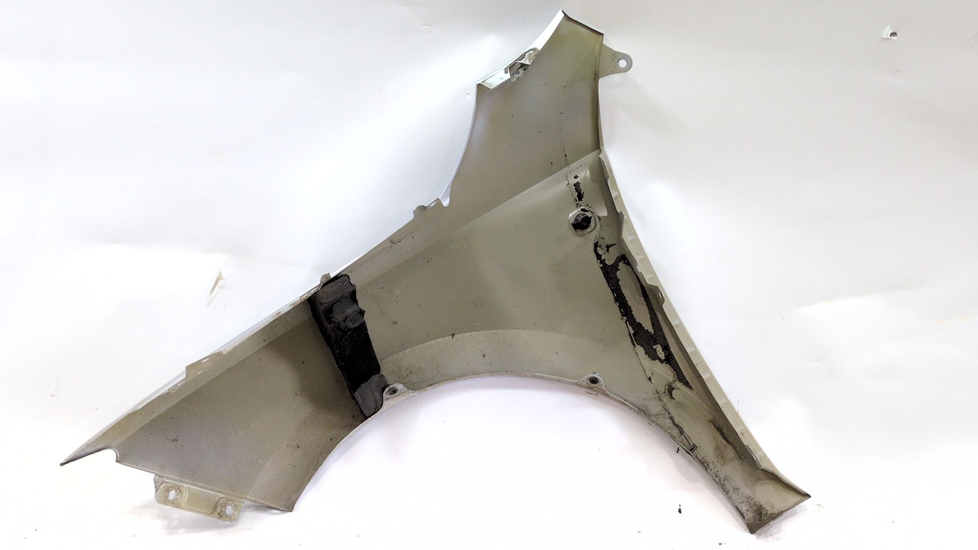 aleta_delantera_derecha_5ja821022b_color_exterior_n_de_pintura_8e_a7w_5ja_821_022_b_seat_toledo_iv_kg3_1_6_tdi