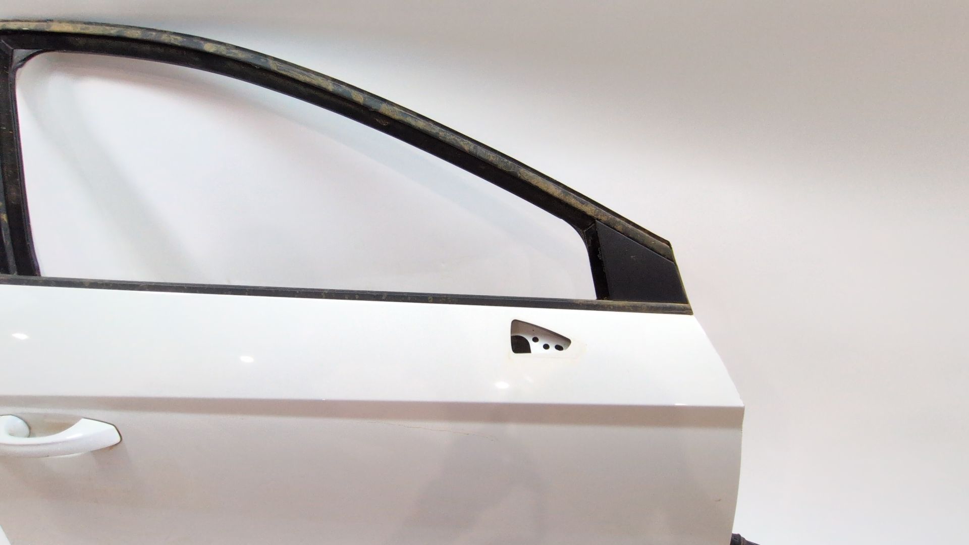 puerta_delantera_derecha_5f4831056a_color_exterior_n_de_pintura_b4_b9a_5f4_831_056_a_seat_leon_5f1_1_6_tdi
