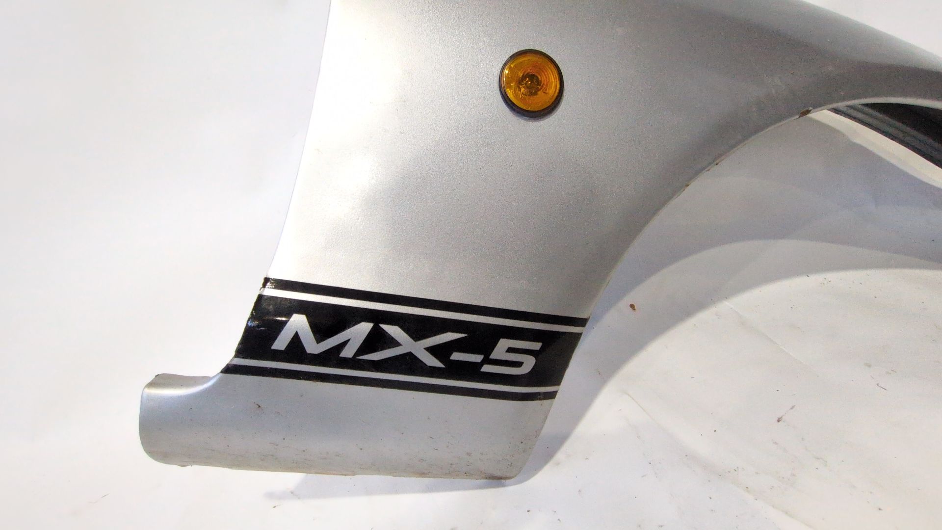 aleta_delantera_derecha_n05352211g_n053_52_211g_mazda_mx_5_ii_nb_1_8_16v_nb8c