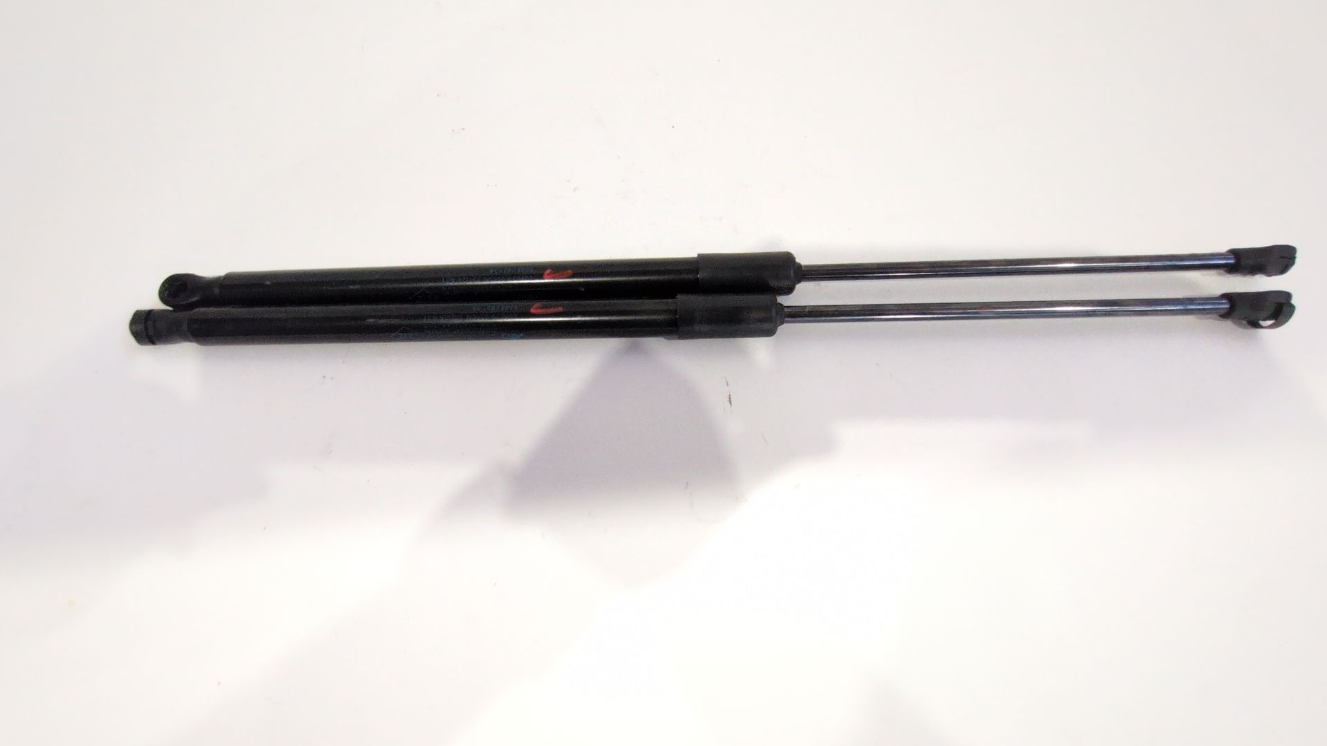 AMORTIGUADORES MALETERO / PORTON RENAULT CLIO V (B7_) 1.5 BLUE DCI 100 (B7AD)