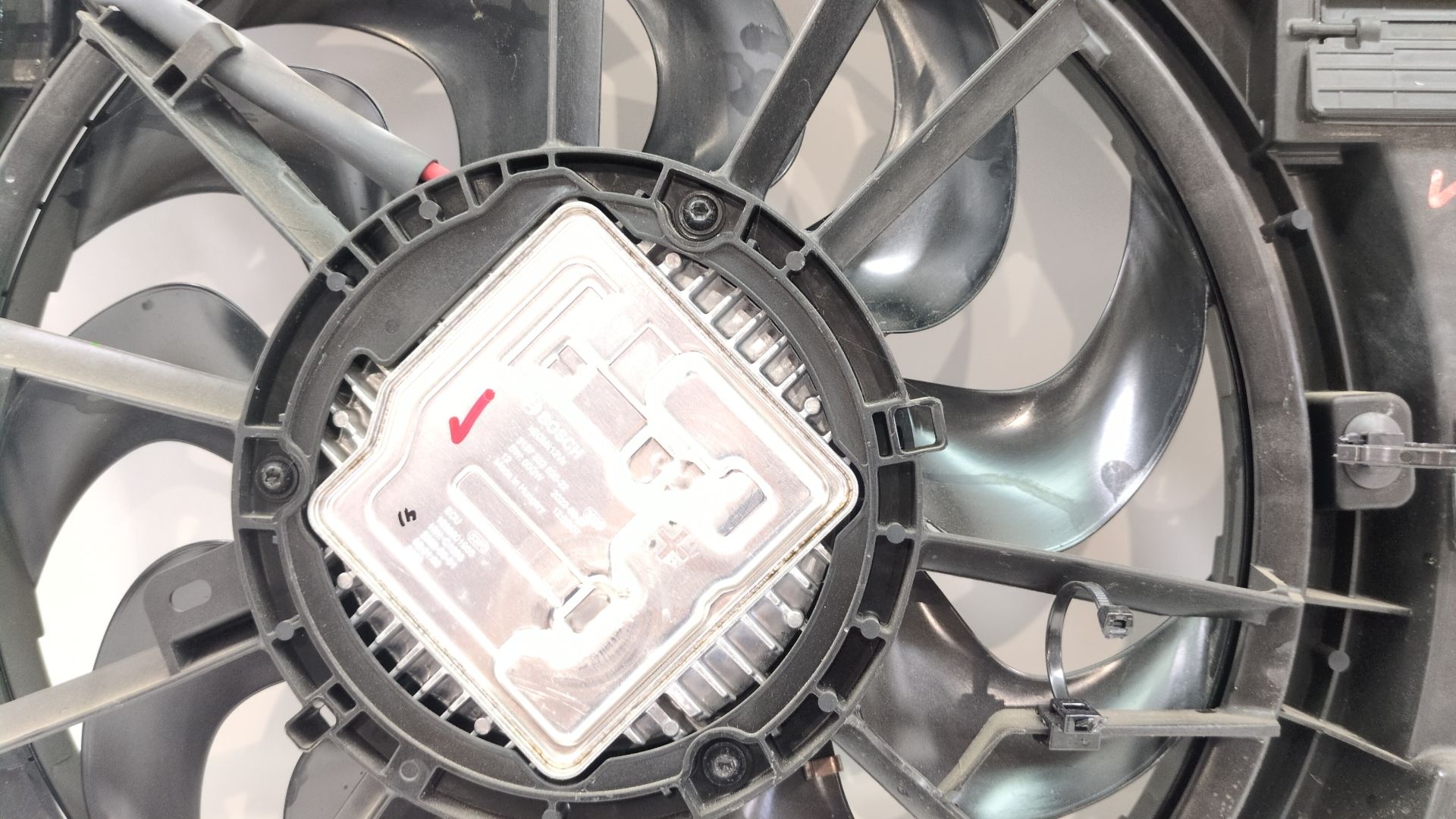 electroventilador_214813807r_bosch_0_130_707_543_11_dacia_duster_pym_pyn_1_2_tce_130_96kw_131cv