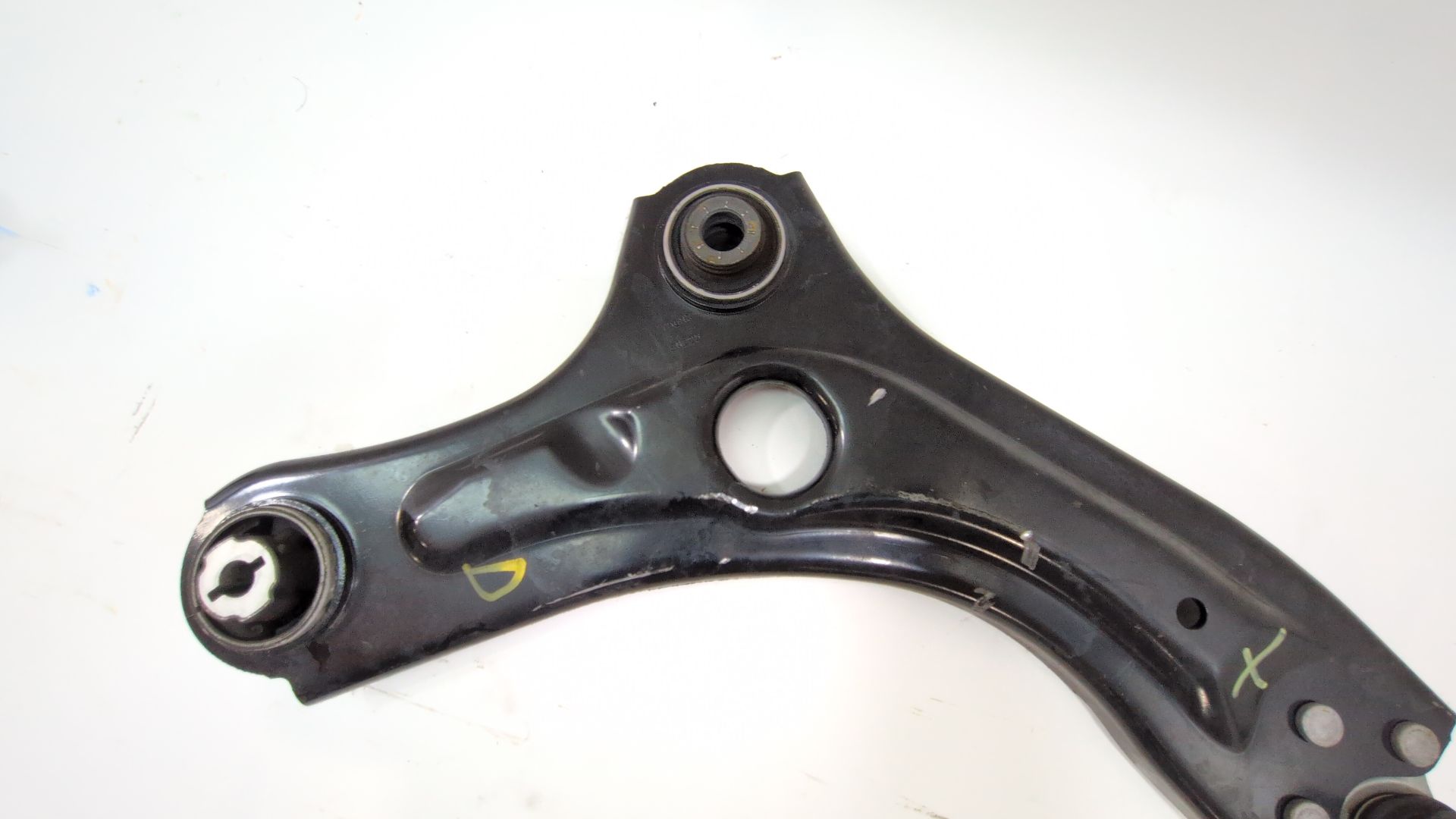 brazo_suspension_inferior_delantero_derecho_545002046r_dacia_duster_pym_pyn_1_2_tce_130_96kw_131cv